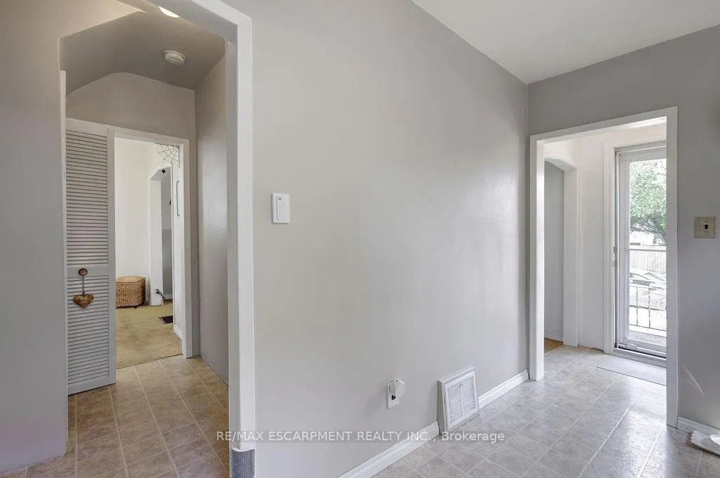 Photo 18 of 402 Crockett Street, Hamilton, Raleigh — HOMEH