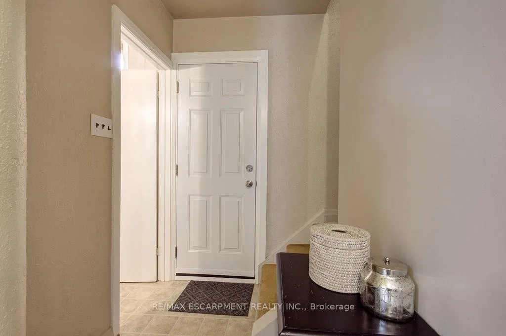 Photo 19 of 402 Crockett Street, Hamilton, Raleigh — HOMEH