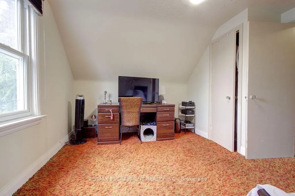 Photo 25 of 402 Crockett Street, Hamilton, Raleigh — HOMEH