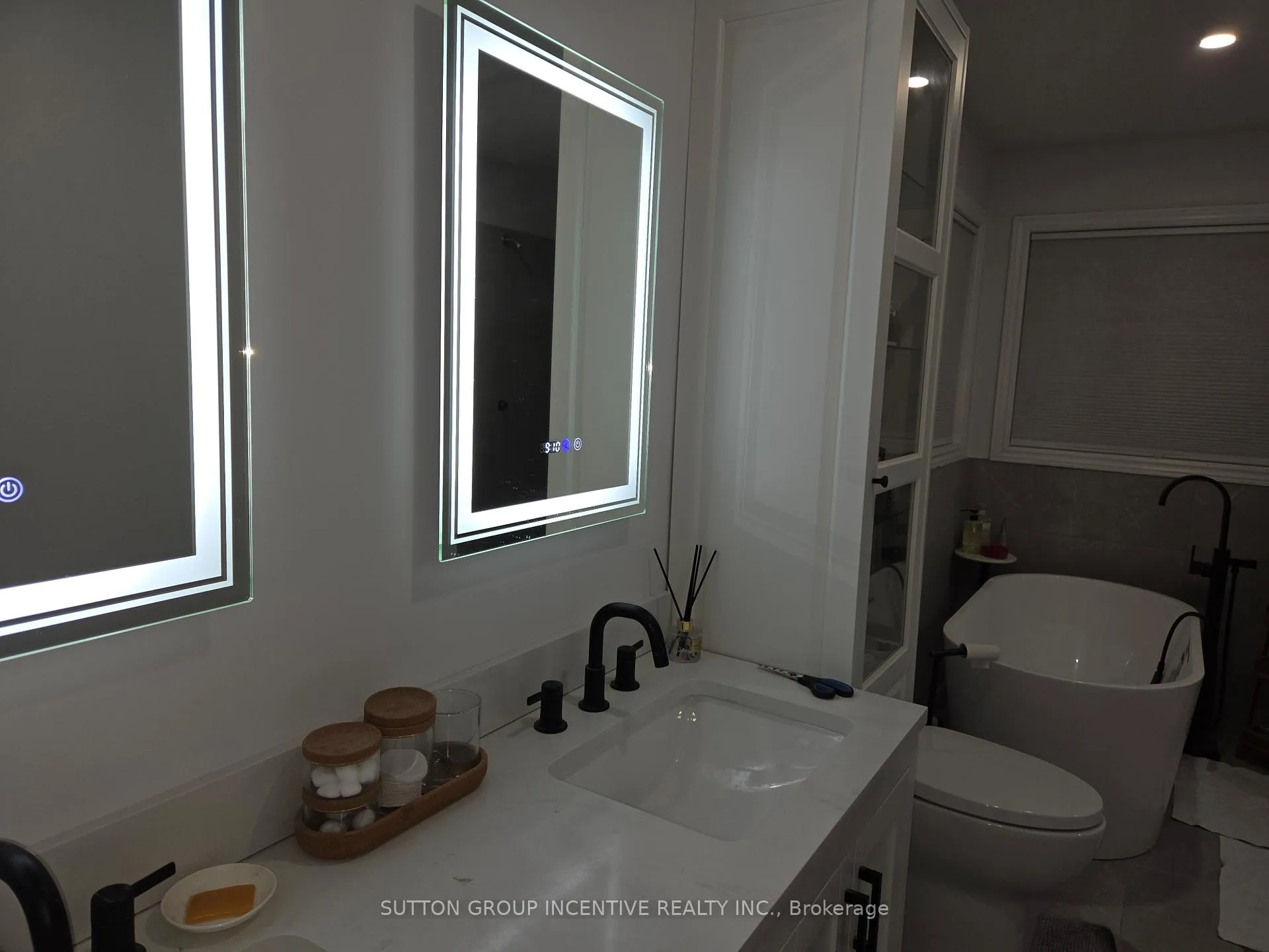 Photo 7 of 52 Elmbrook Drive, Barrie, 400 West — HOMEH