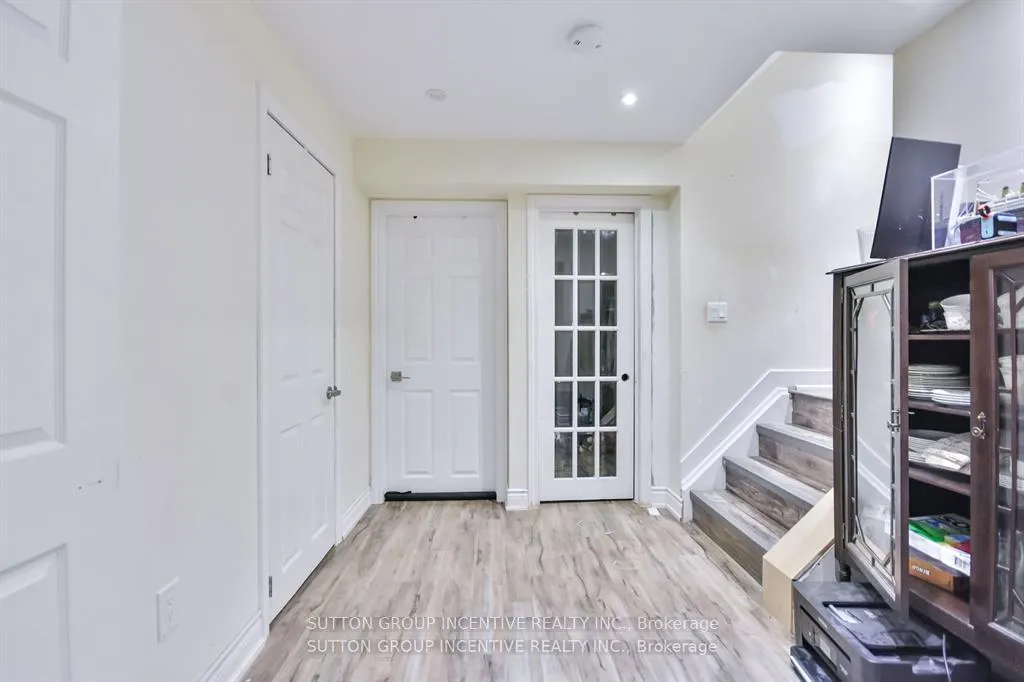 Photo 12 of 52 Elmbrook Drive, Barrie, 400 West — HOMEH