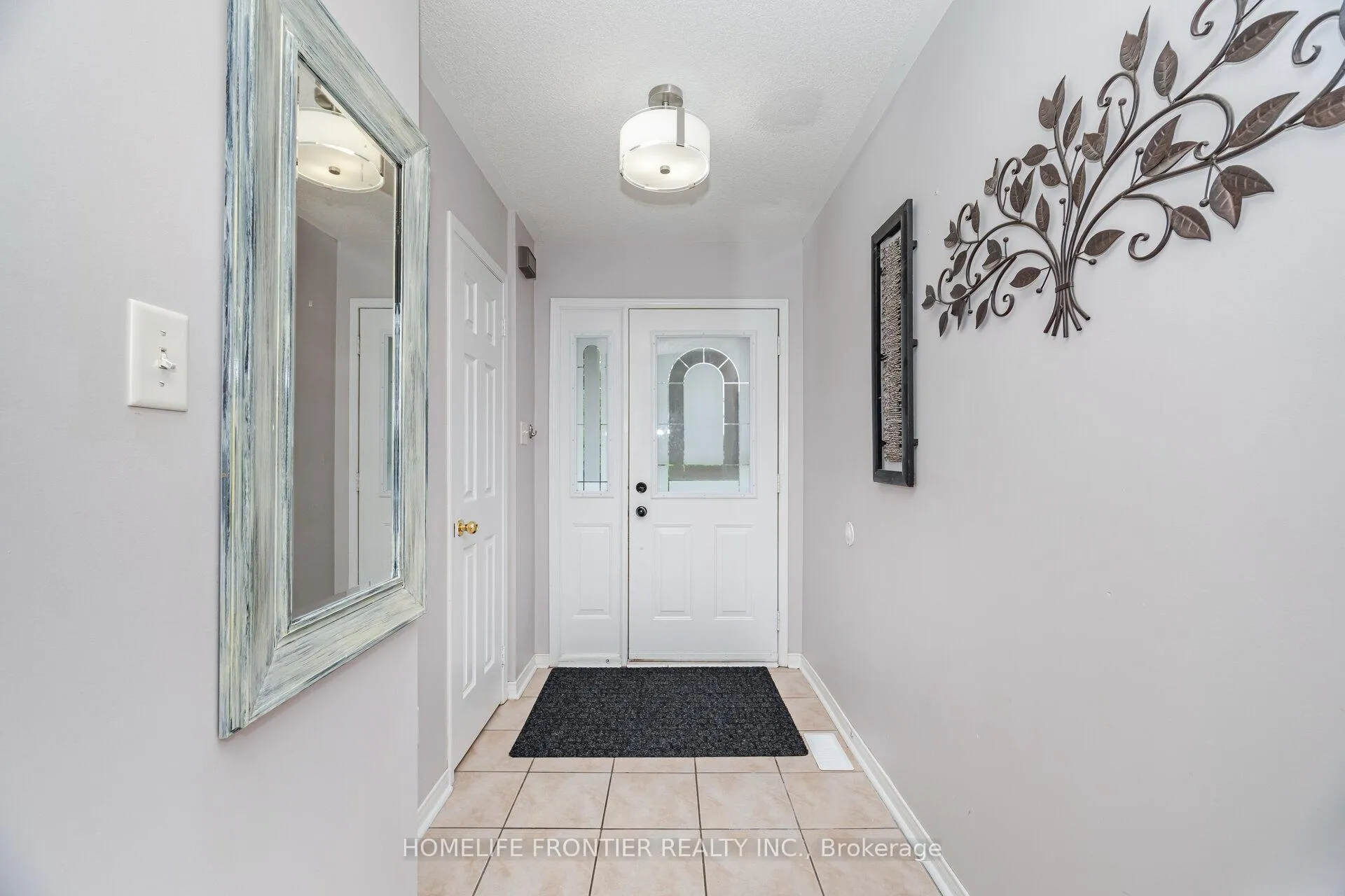 Photo 4 of 88 Wood Circle, Caledon, Bolton East — HOMEH