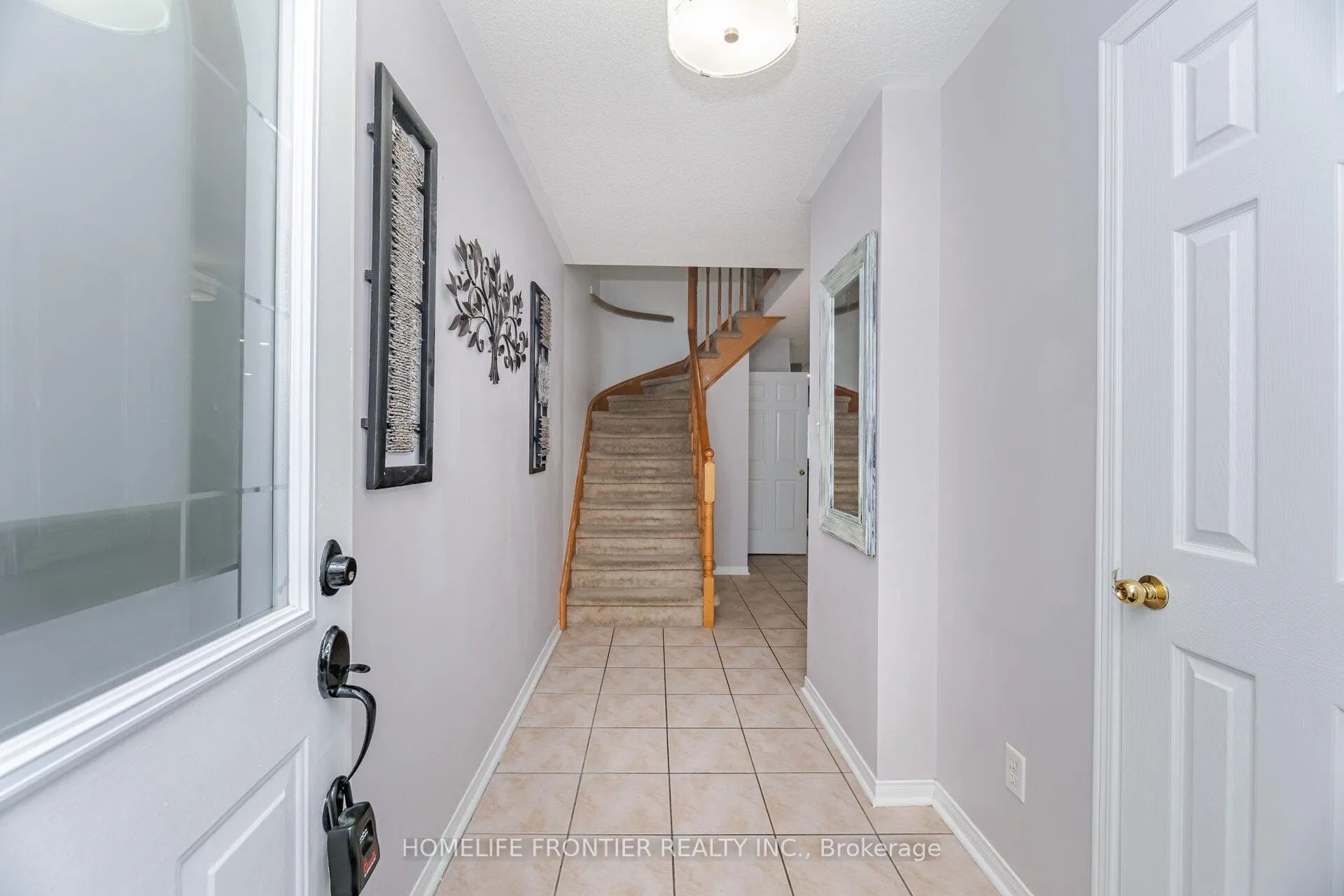 Photo 5 of 88 Wood Circle, Caledon, Bolton East — HOMEH