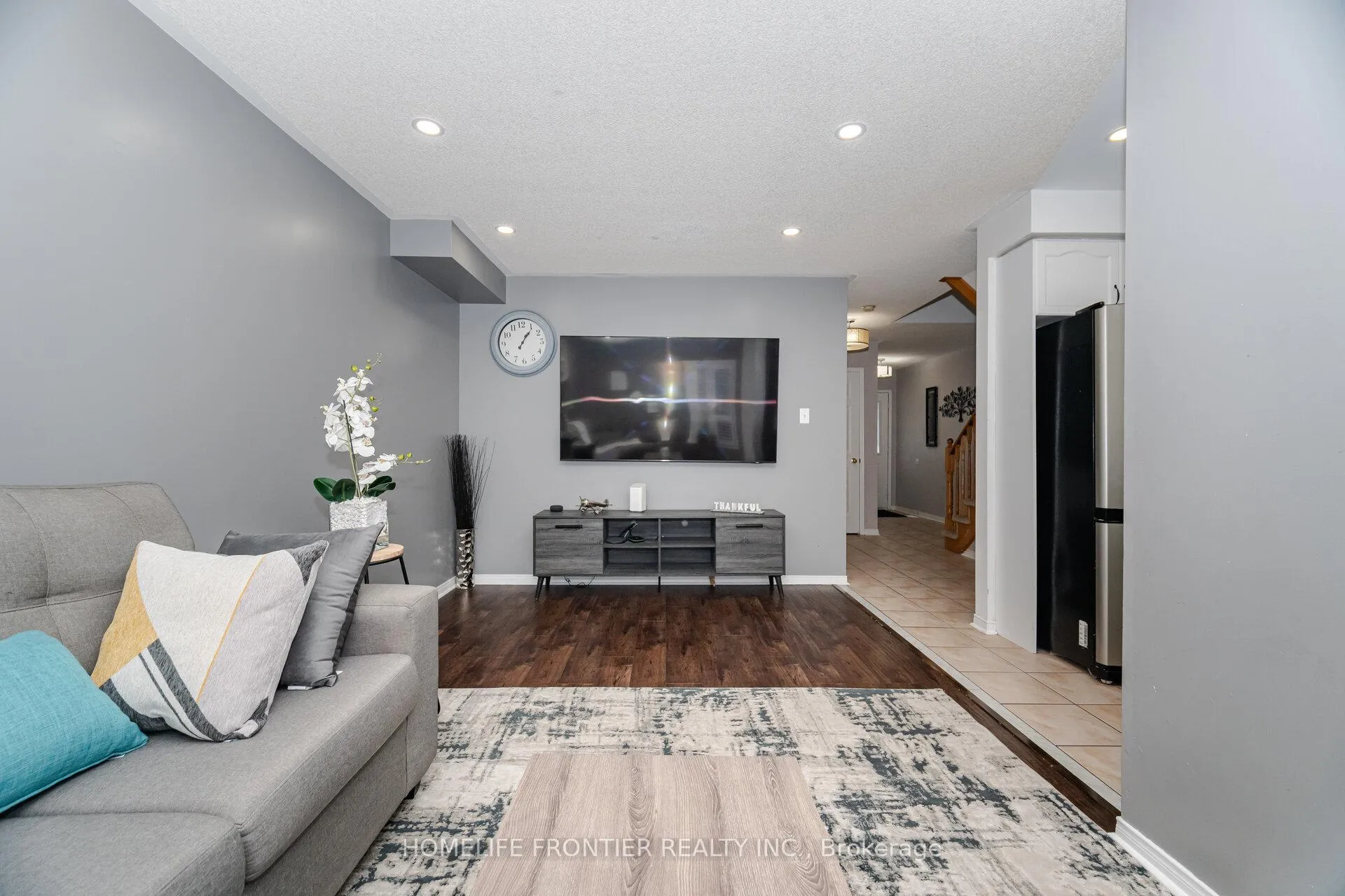 Photo 14 of 88 Wood Circle, Caledon, Bolton East — HOMEH