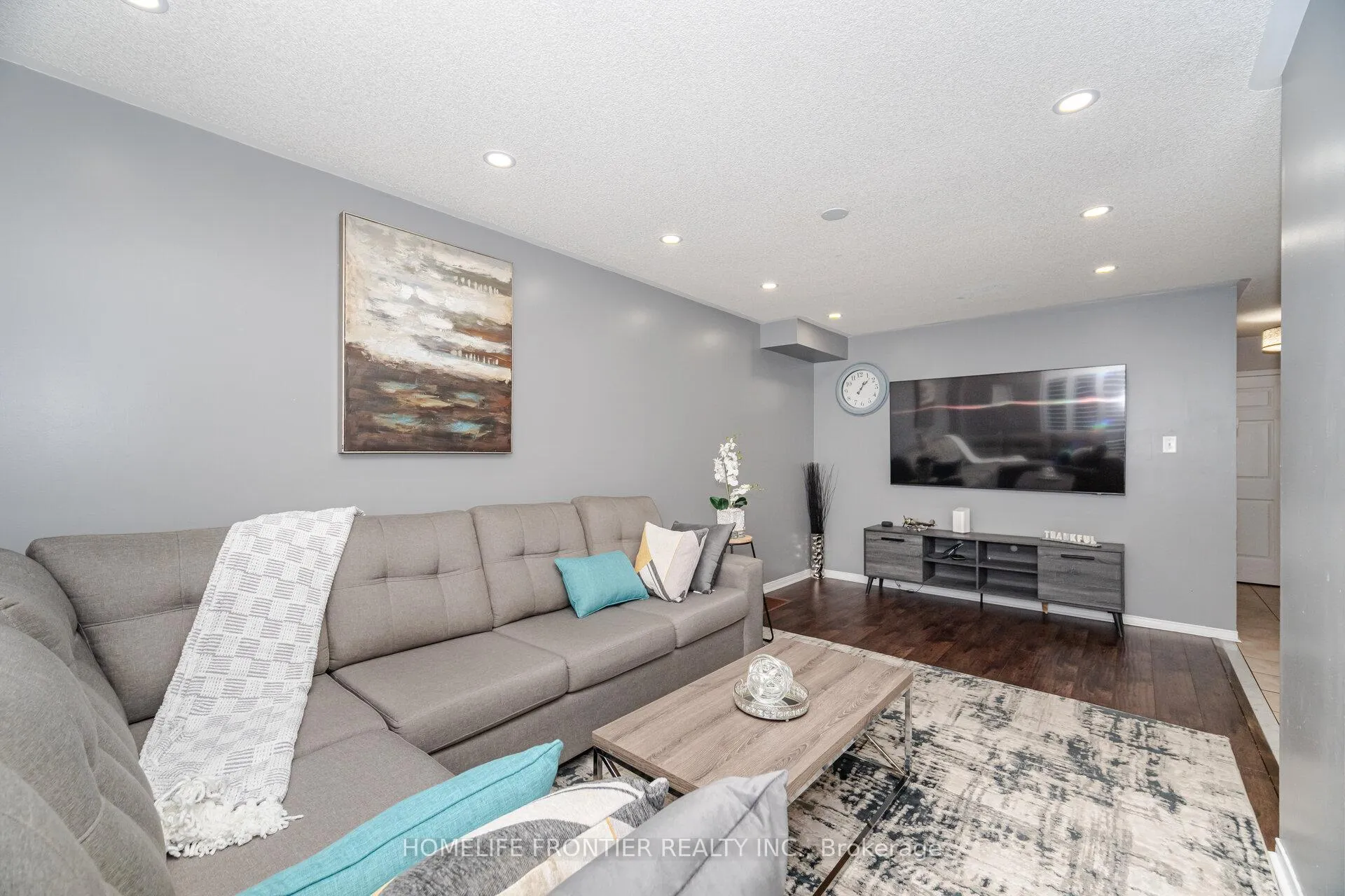 Photo 15 of 88 Wood Circle, Caledon, Bolton East — HOMEH