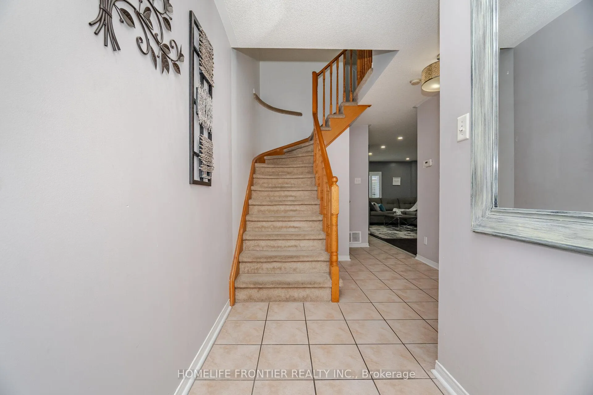 Photo 17 of 88 Wood Circle, Caledon, Bolton East — HOMEH