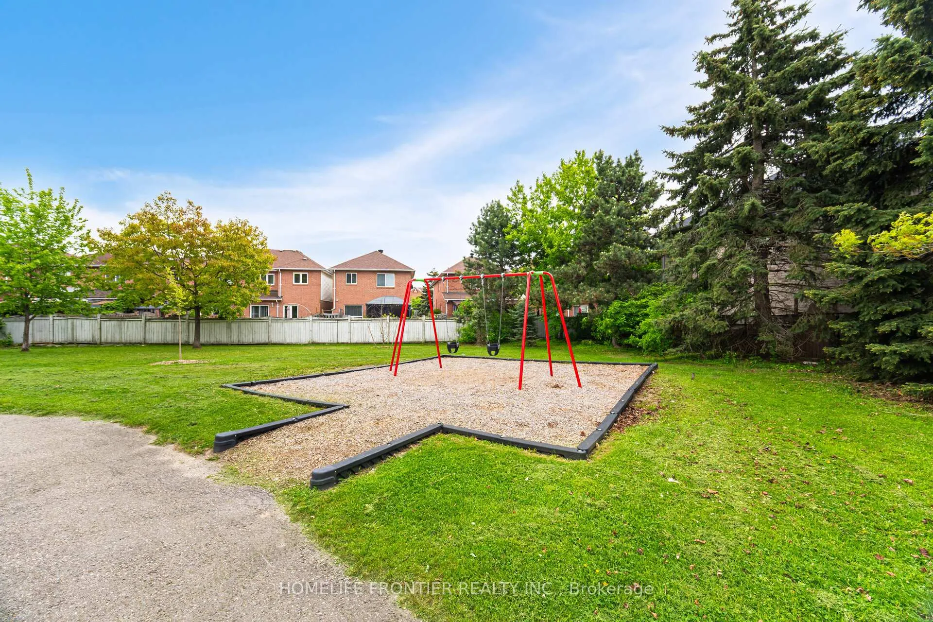 Photo 40 of 88 Wood Circle, Caledon, Bolton East — HOMEH