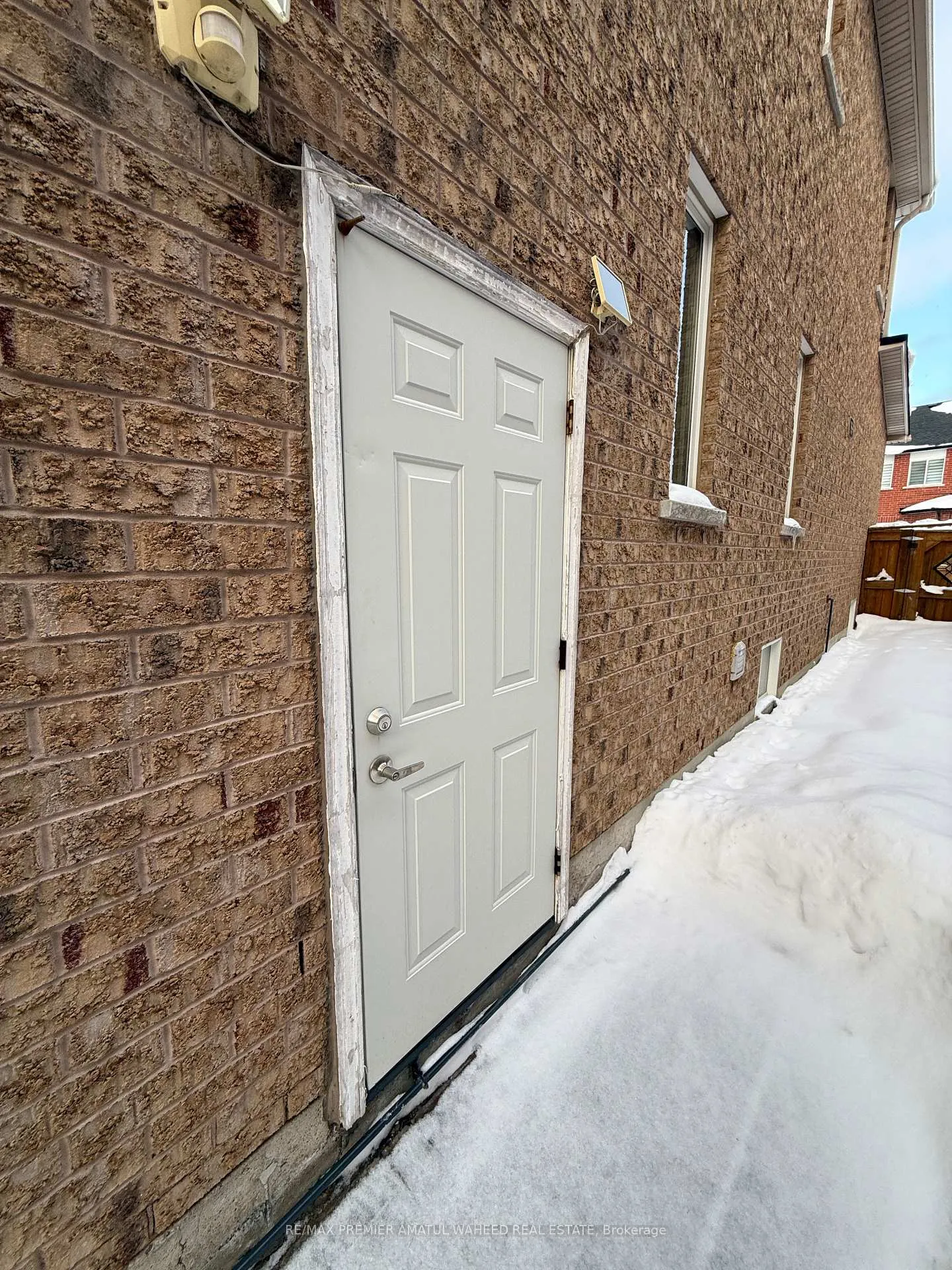 Photo 4 of 23 Trudeau Drive, Vaughan, Vellore Village — HOMEH