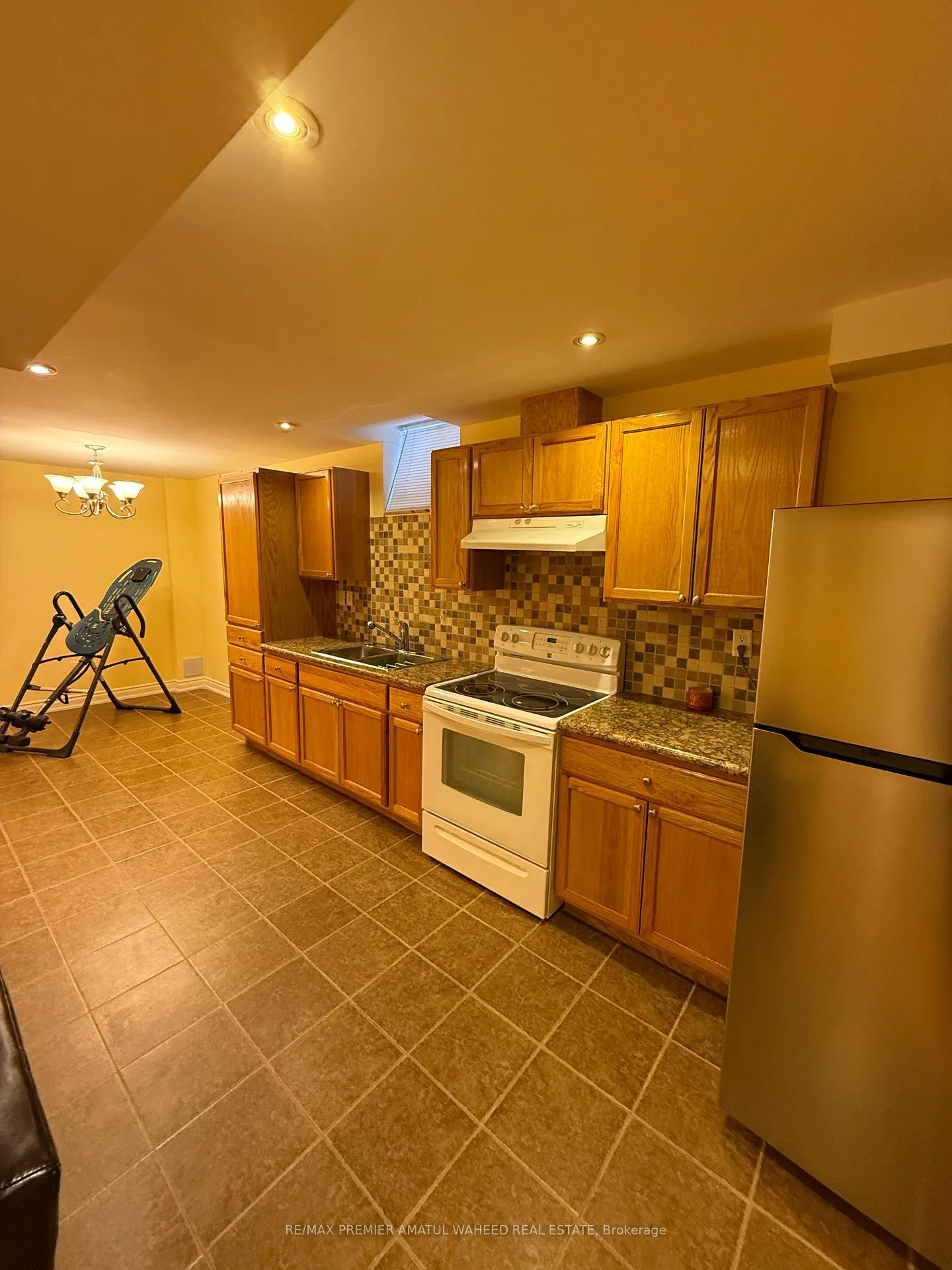 Photo 12 of 23 Trudeau Drive, Vaughan, Vellore Village — HOMEH