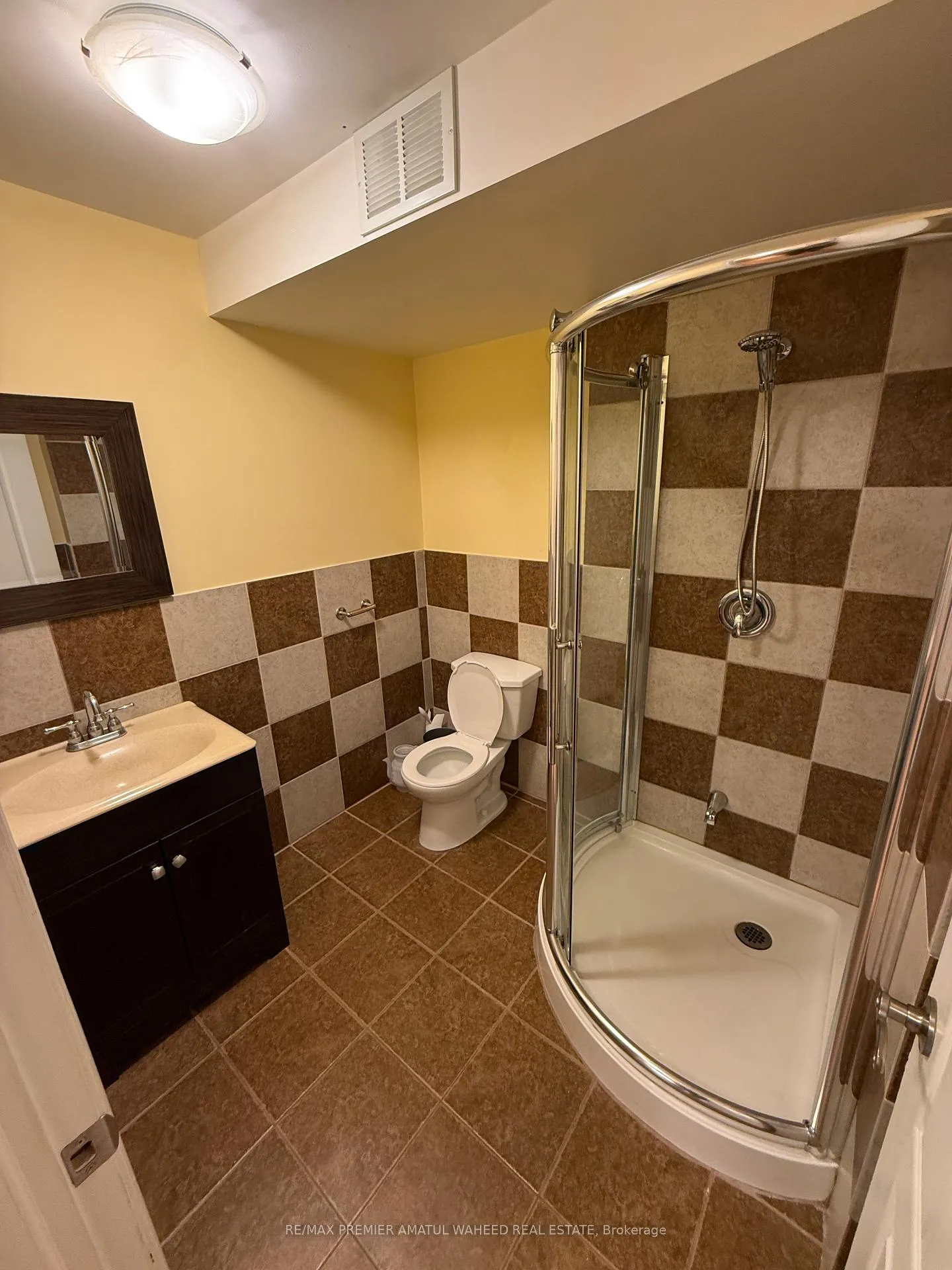 Photo 17 of 23 Trudeau Drive, Vaughan, Vellore Village — HOMEH