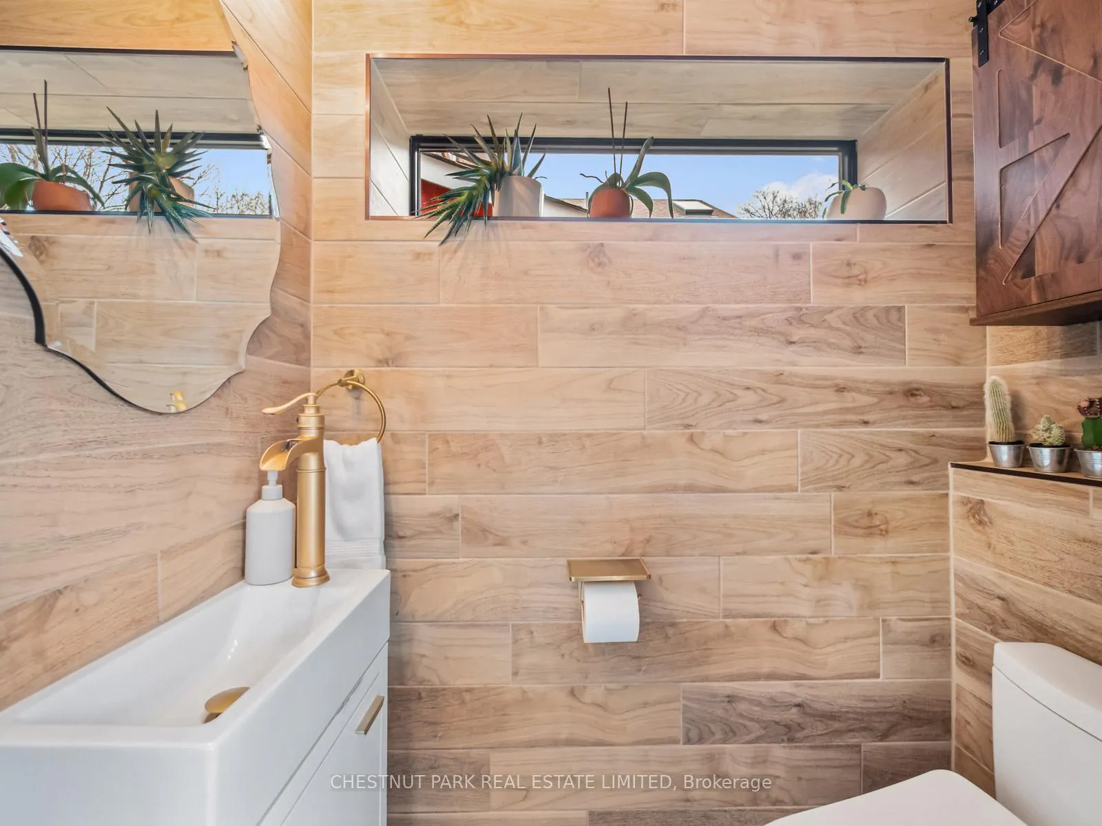 Photo 17 of 97 Wineva Avenue, Toronto, The Beaches — HOMEH