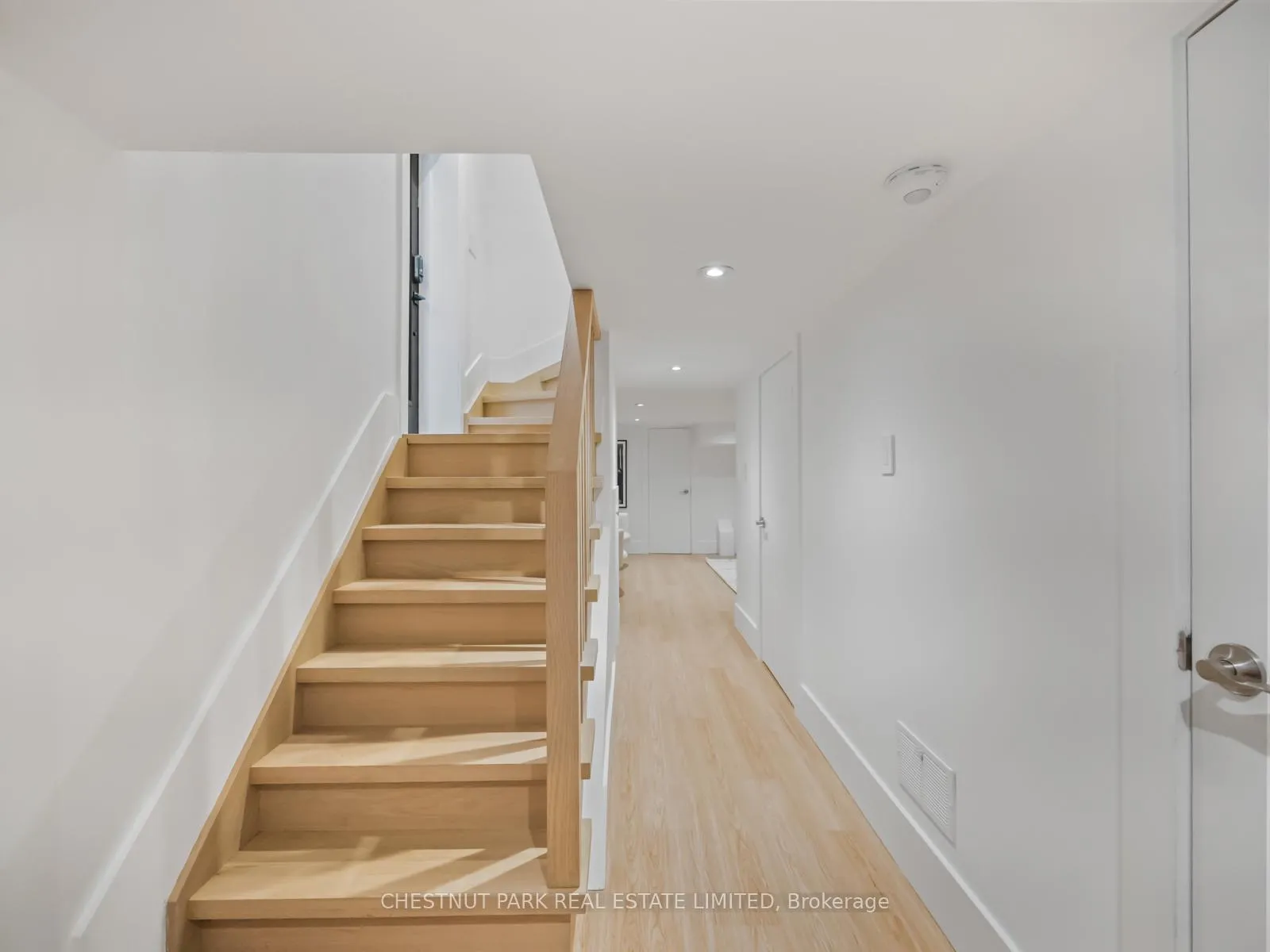Photo 32 of 97 Wineva Avenue, Toronto, The Beaches — HOMEH