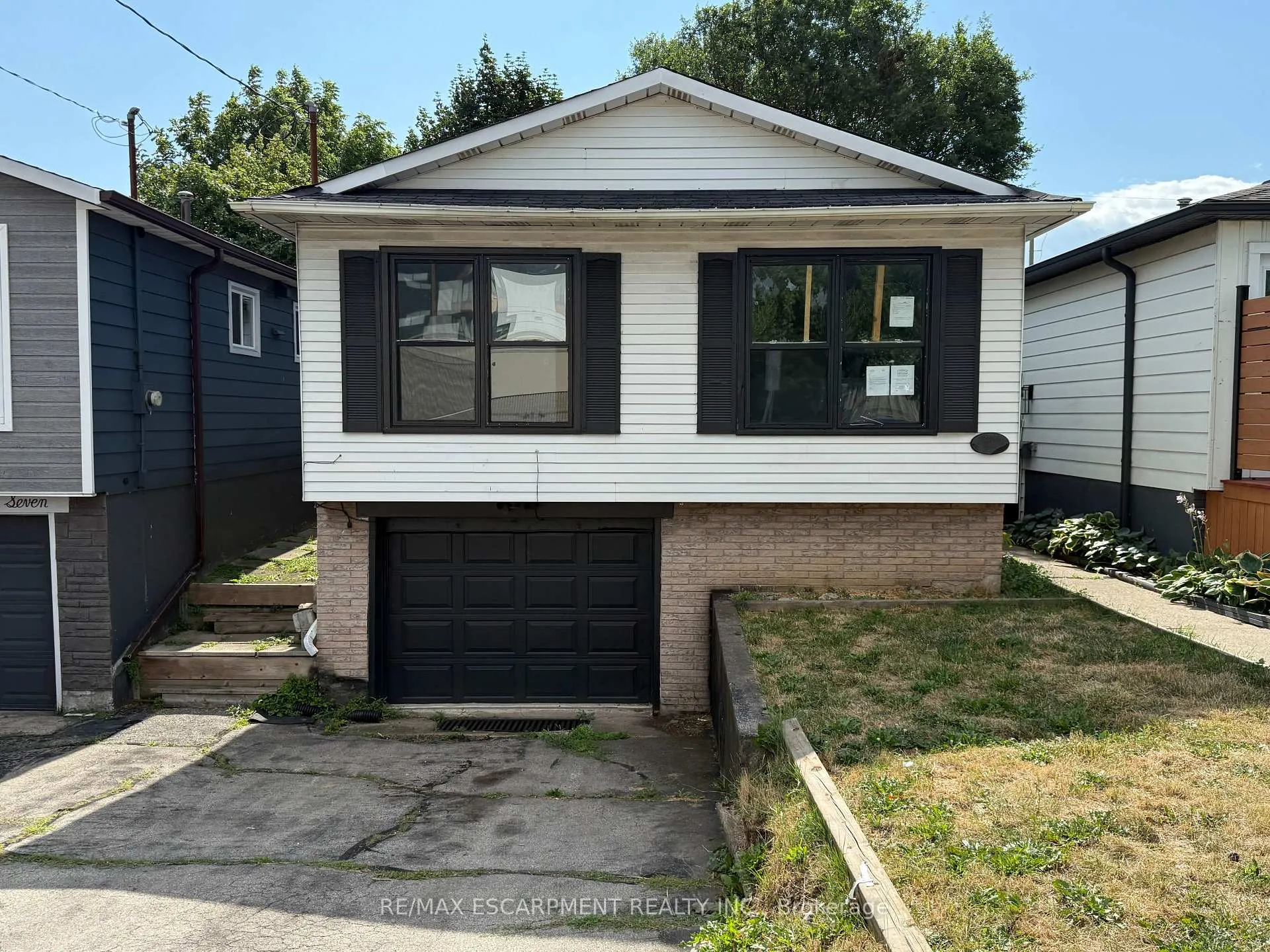 Front of 11 Garside Avenue S