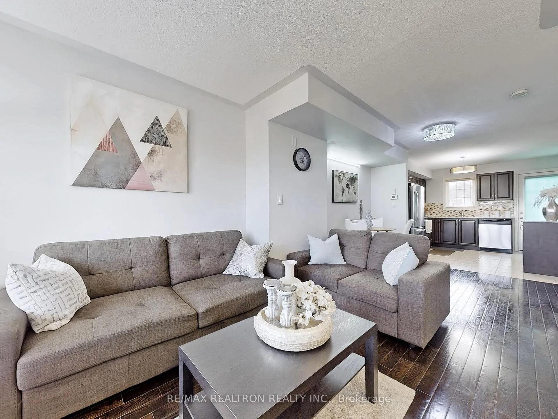Photo 3 of 37 Cooperage Lane, Ajax, Central — HOMEH