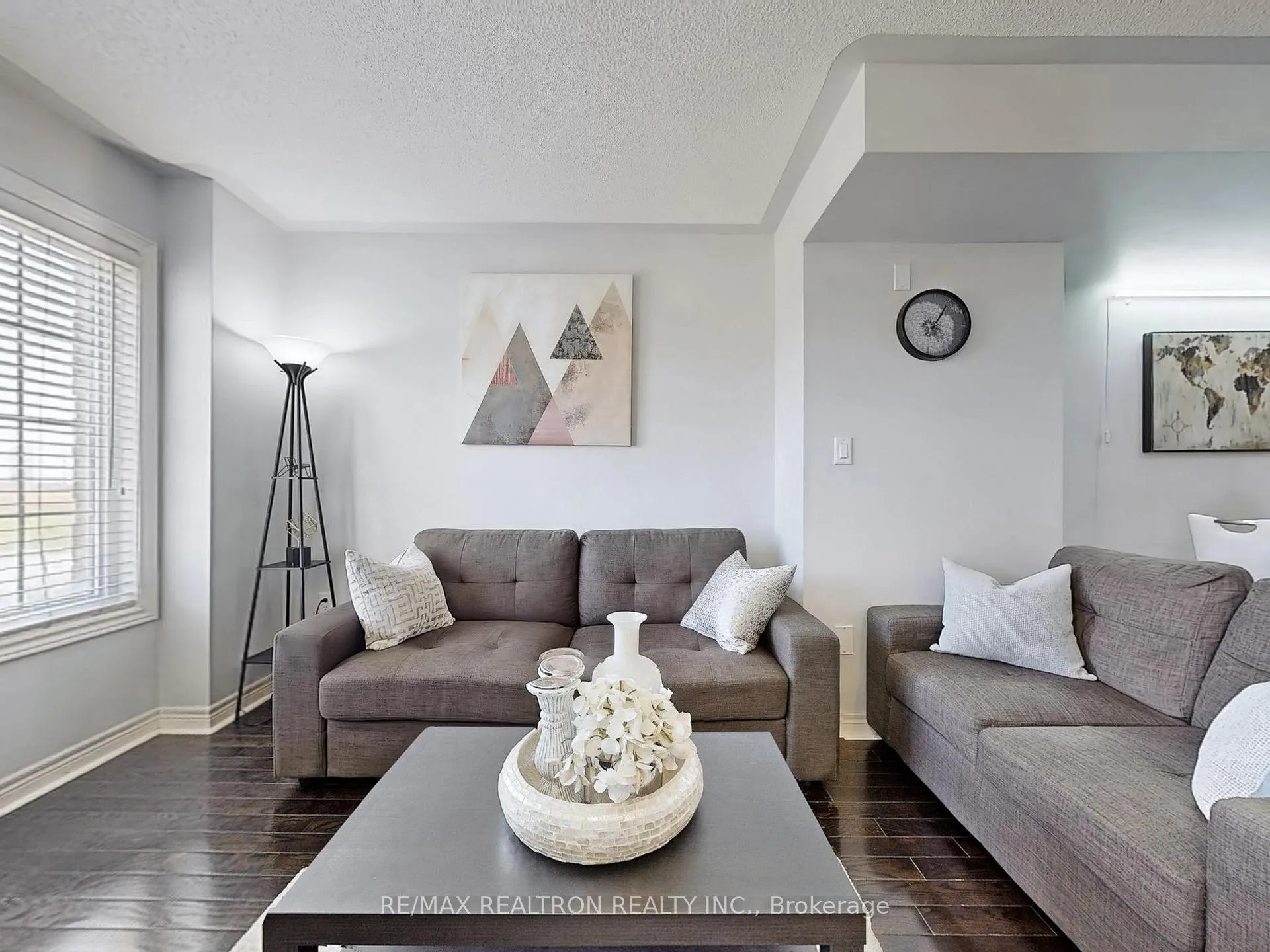 Photo 4 of 37 Cooperage Lane, Ajax, Central — HOMEH