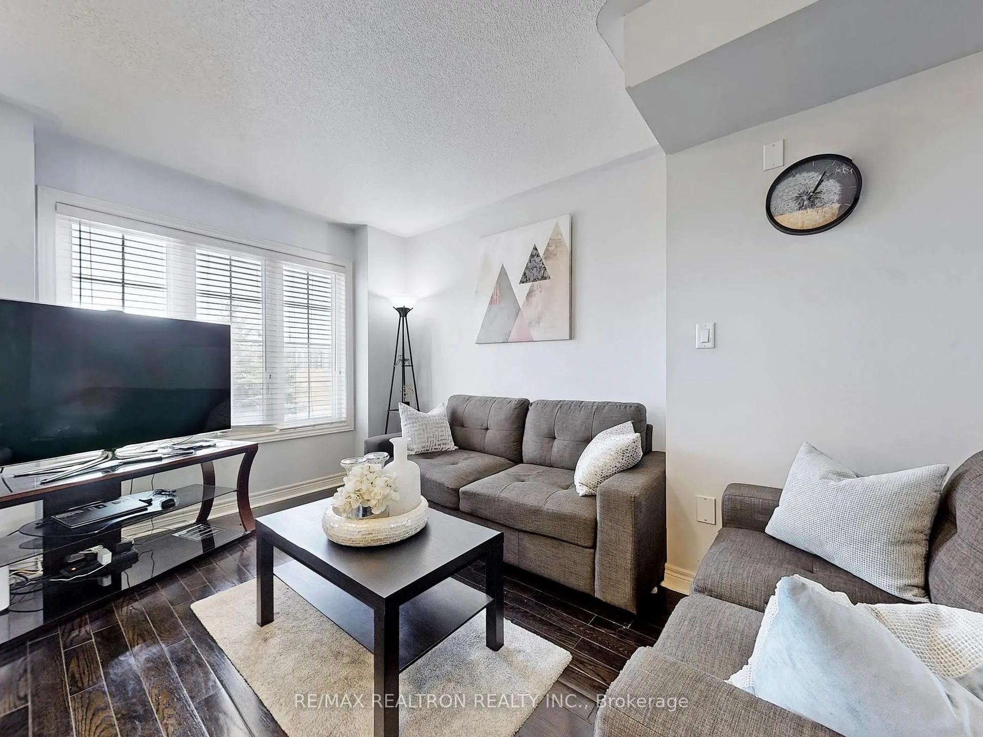 Photo 5 of 37 Cooperage Lane, Ajax, Central — HOMEH