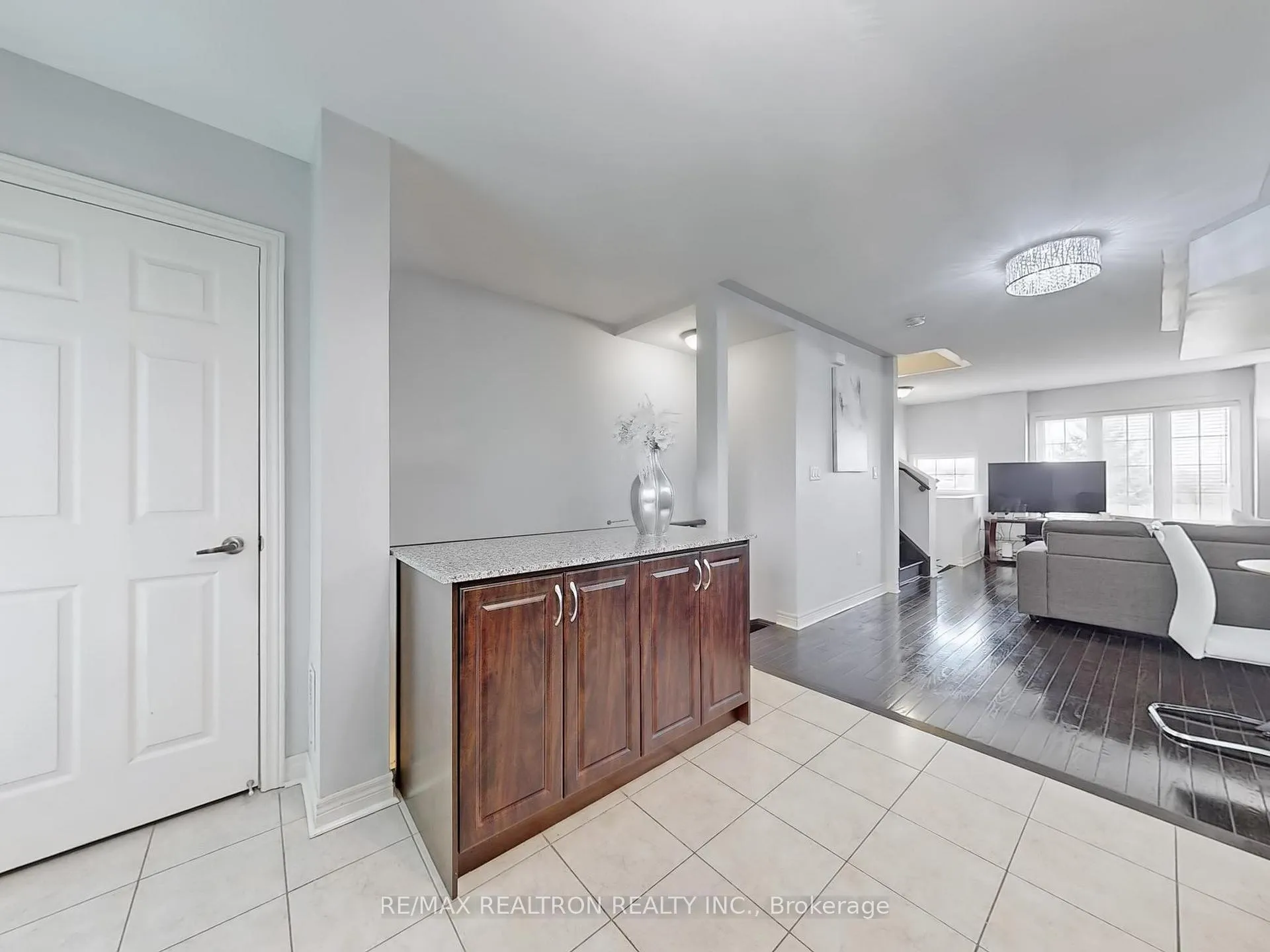 Photo 11 of 37 Cooperage Lane, Ajax, Central — HOMEH