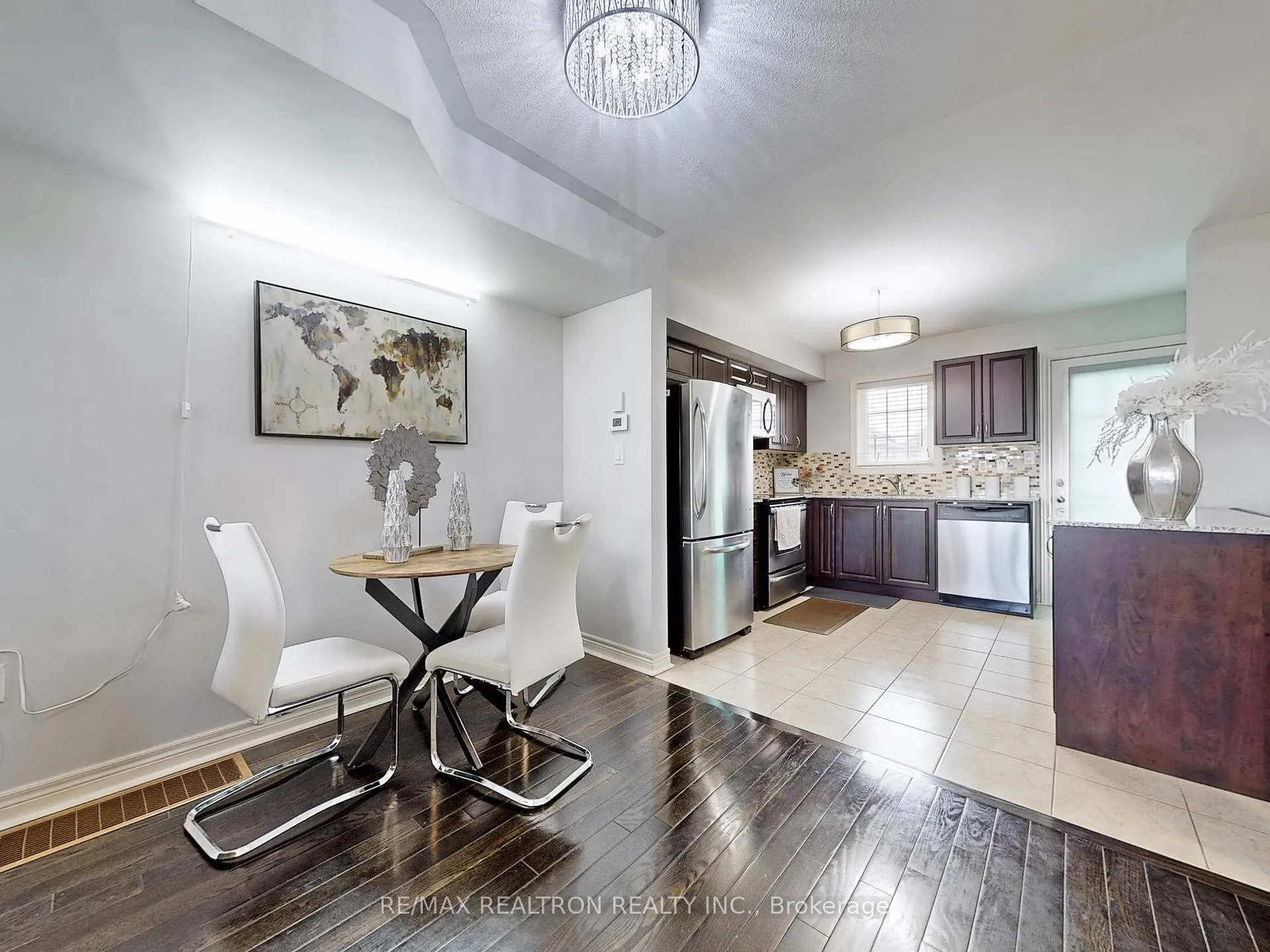Photo 12 of 37 Cooperage Lane, Ajax, Central — HOMEH