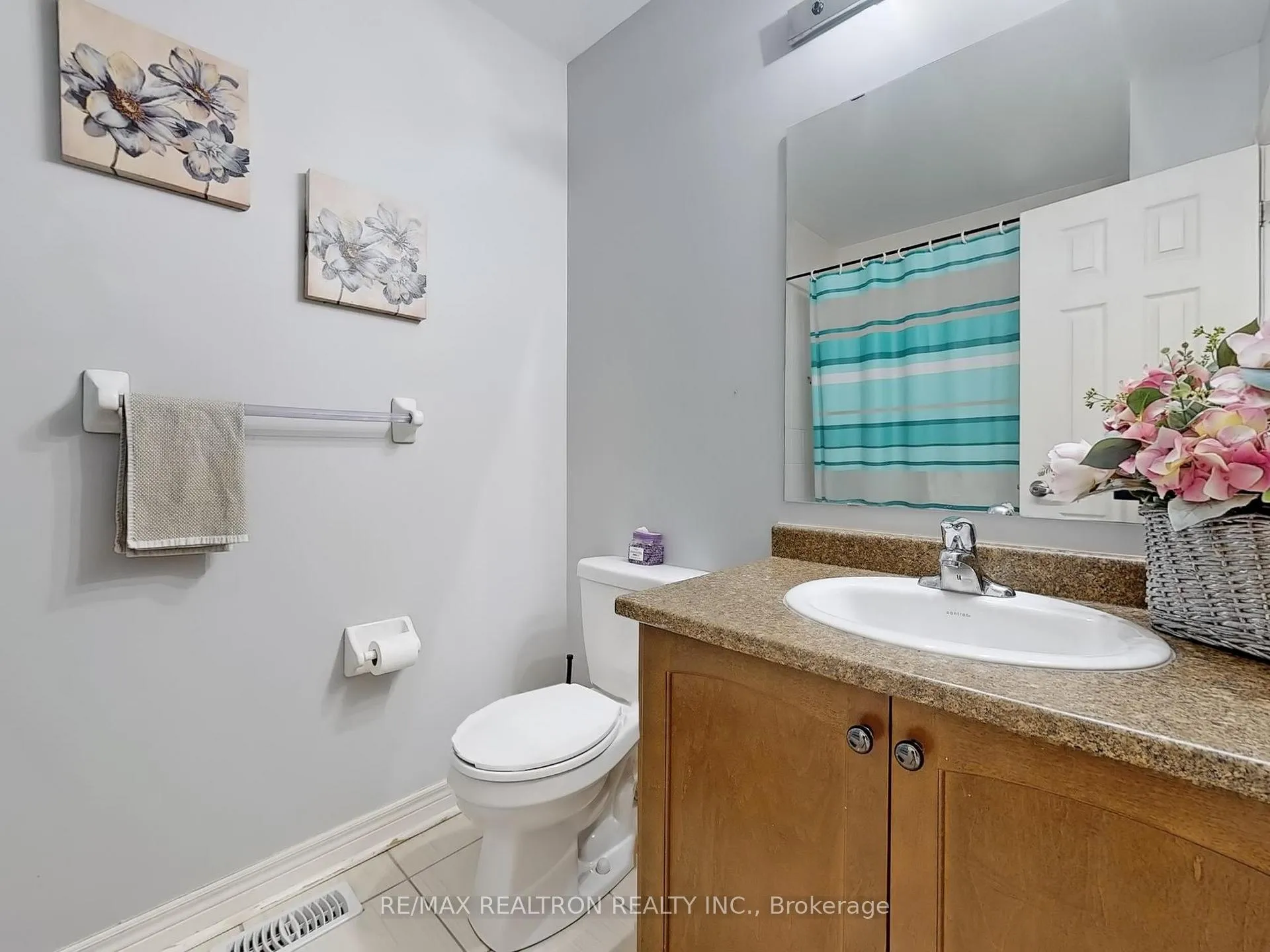Photo 27 of 37 Cooperage Lane, Ajax, Central — HOMEH