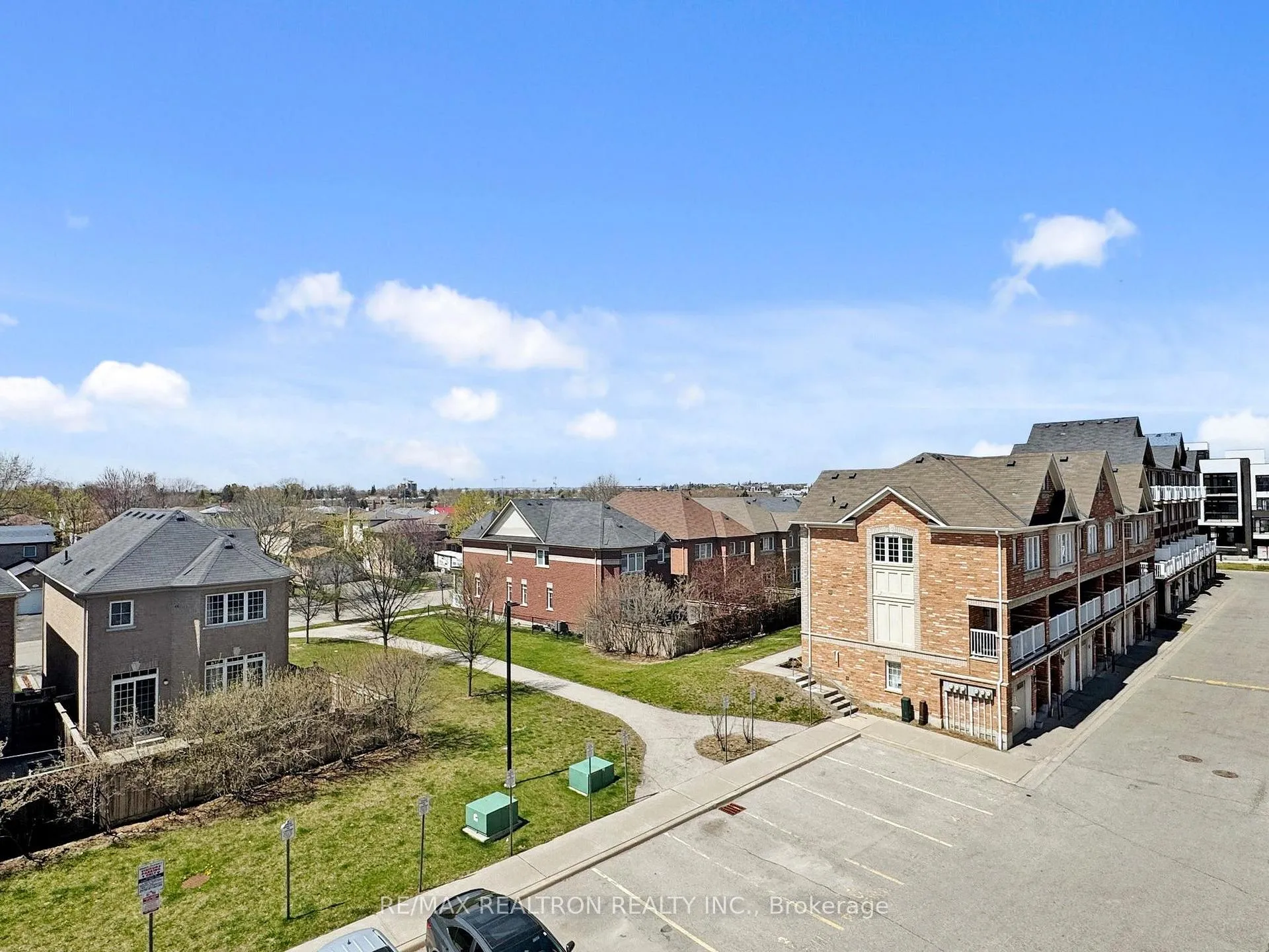 Photo 33 of 37 Cooperage Lane, Ajax, Central — HOMEH