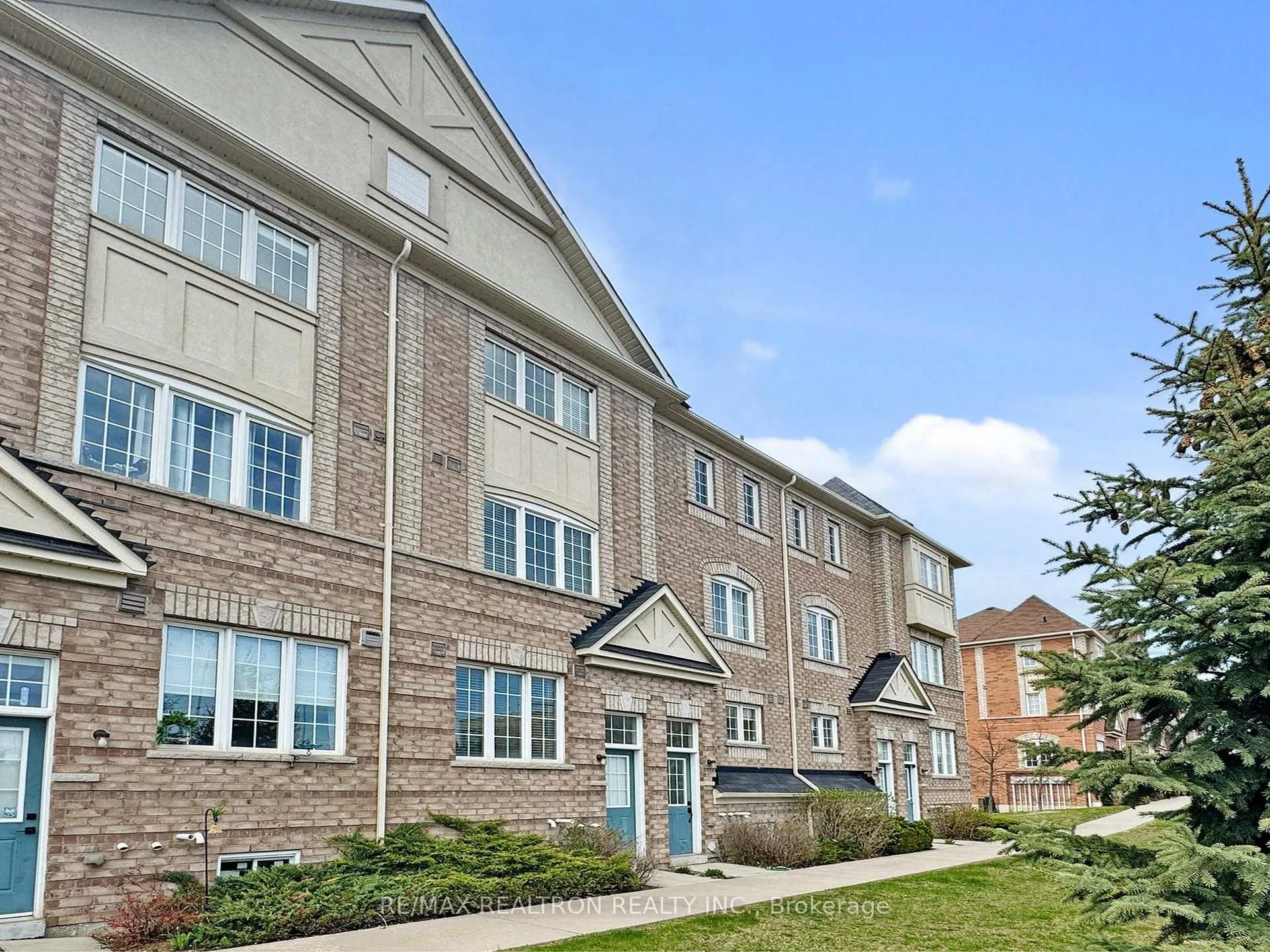 Photo 35 of 37 Cooperage Lane, Ajax, Central — HOMEH