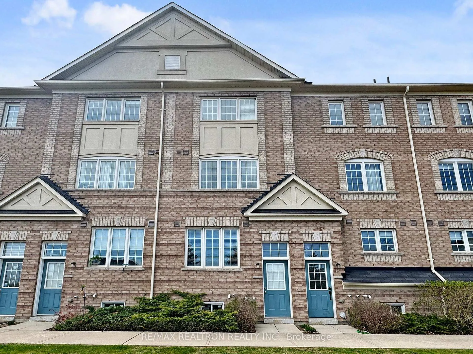 Photo 38 of 37 Cooperage Lane, Ajax, Central — HOMEH
