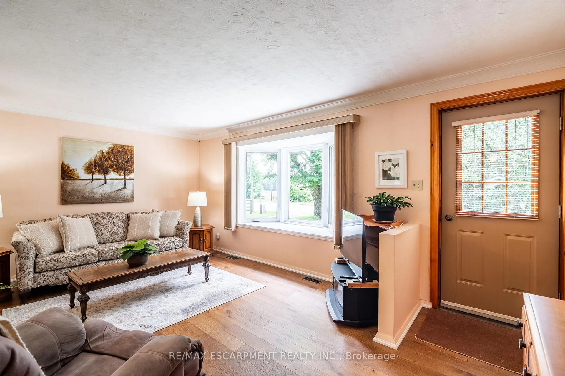 Photo 4 of 80 7th Concession Road E, Hamilton, Rural Flamborough — HOMEH