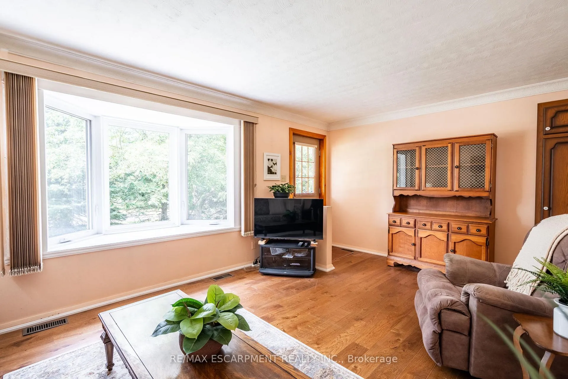 Photo 6 of 80 7th Concession Road E, Hamilton, Rural Flamborough — HOMEH