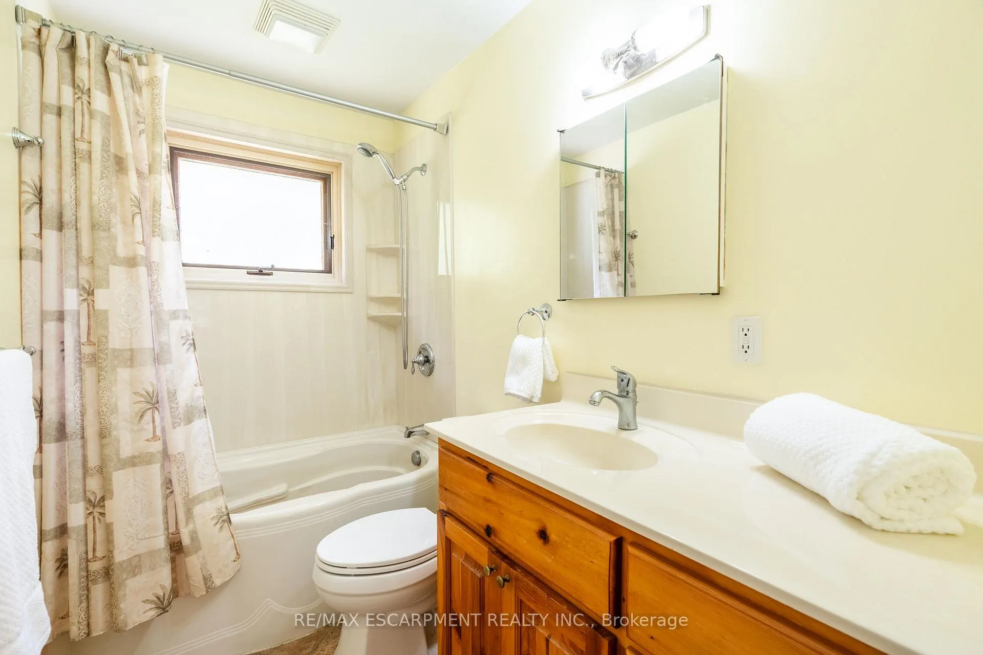 Photo 22 of 80 7th Concession Road E, Hamilton, Rural Flamborough — HOMEH