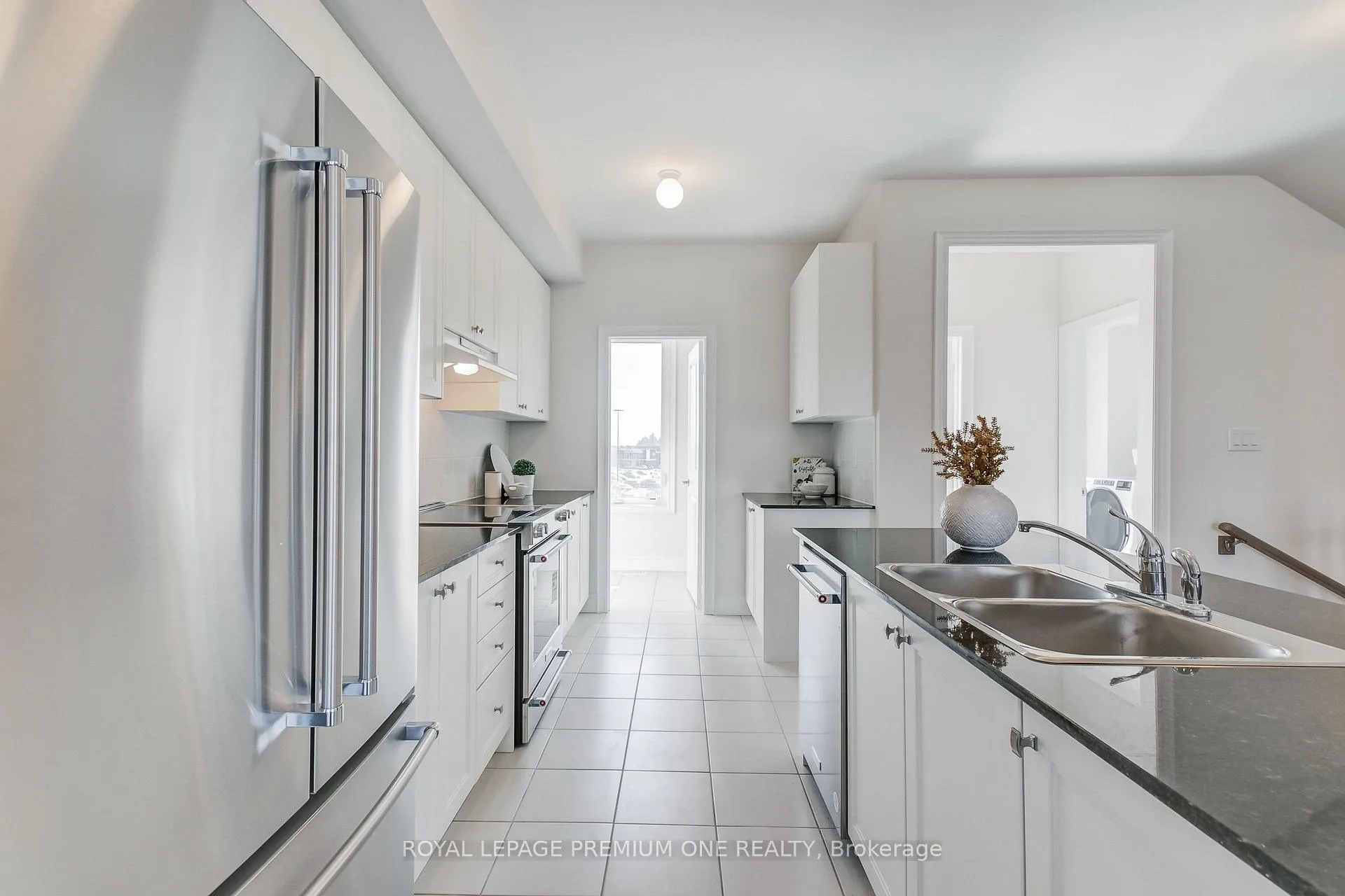 Photo 13 of 107 Tennant Circle, Vaughan, Vellore Village — HOMEH