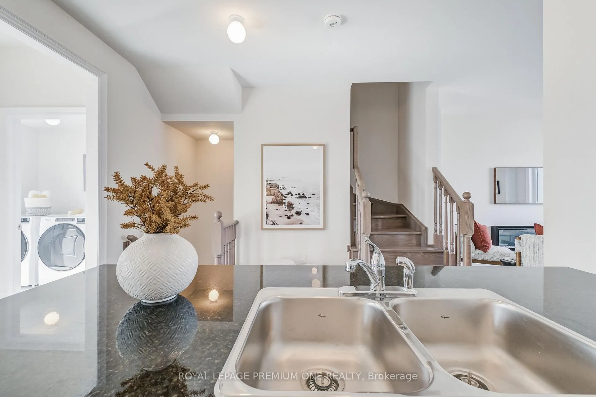Photo 15 of 107 Tennant Circle, Vaughan, Vellore Village — HOMEH