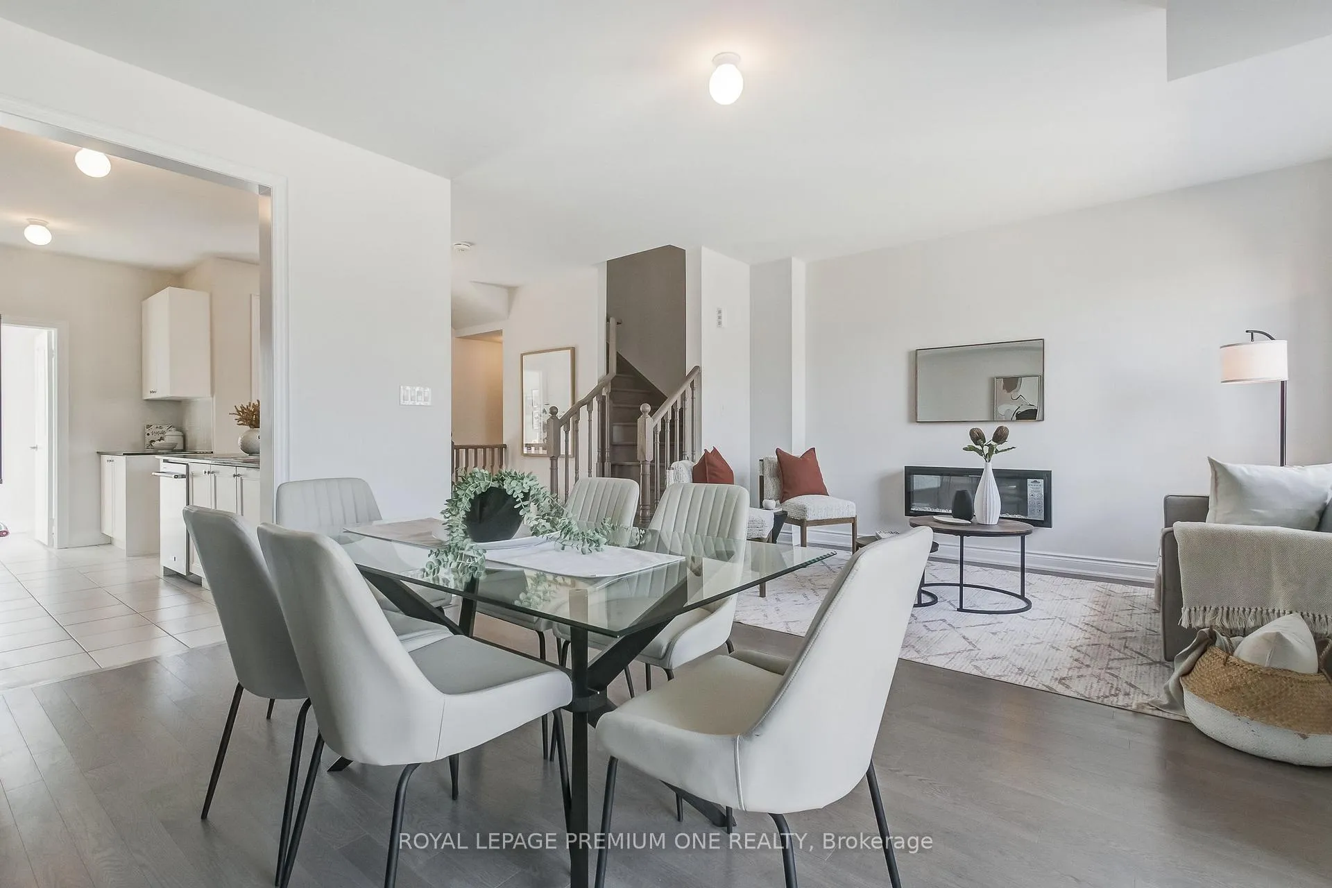 Photo 16 of 107 Tennant Circle, Vaughan, Vellore Village — HOMEH
