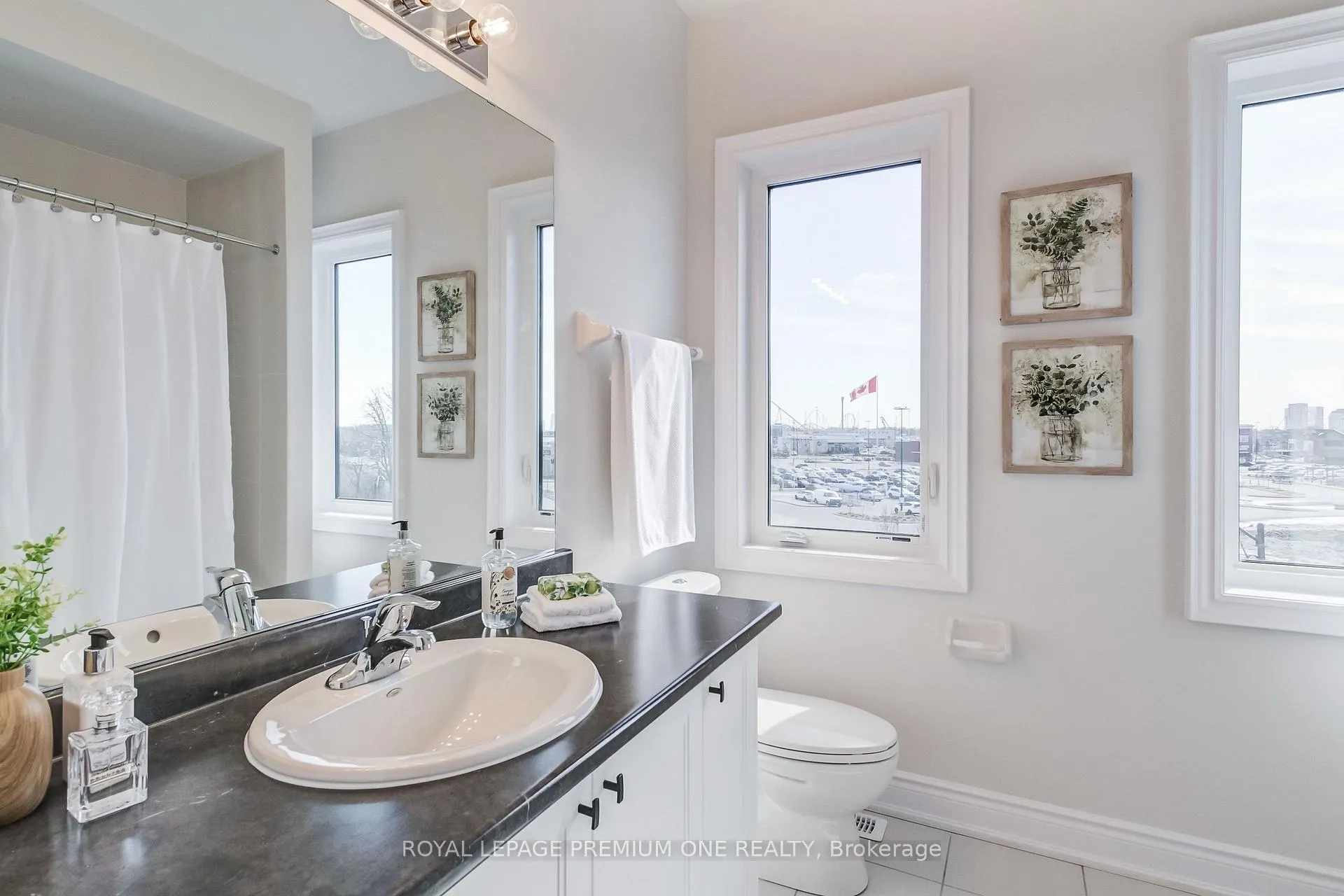 Photo 26 of 107 Tennant Circle, Vaughan, Vellore Village — HOMEH