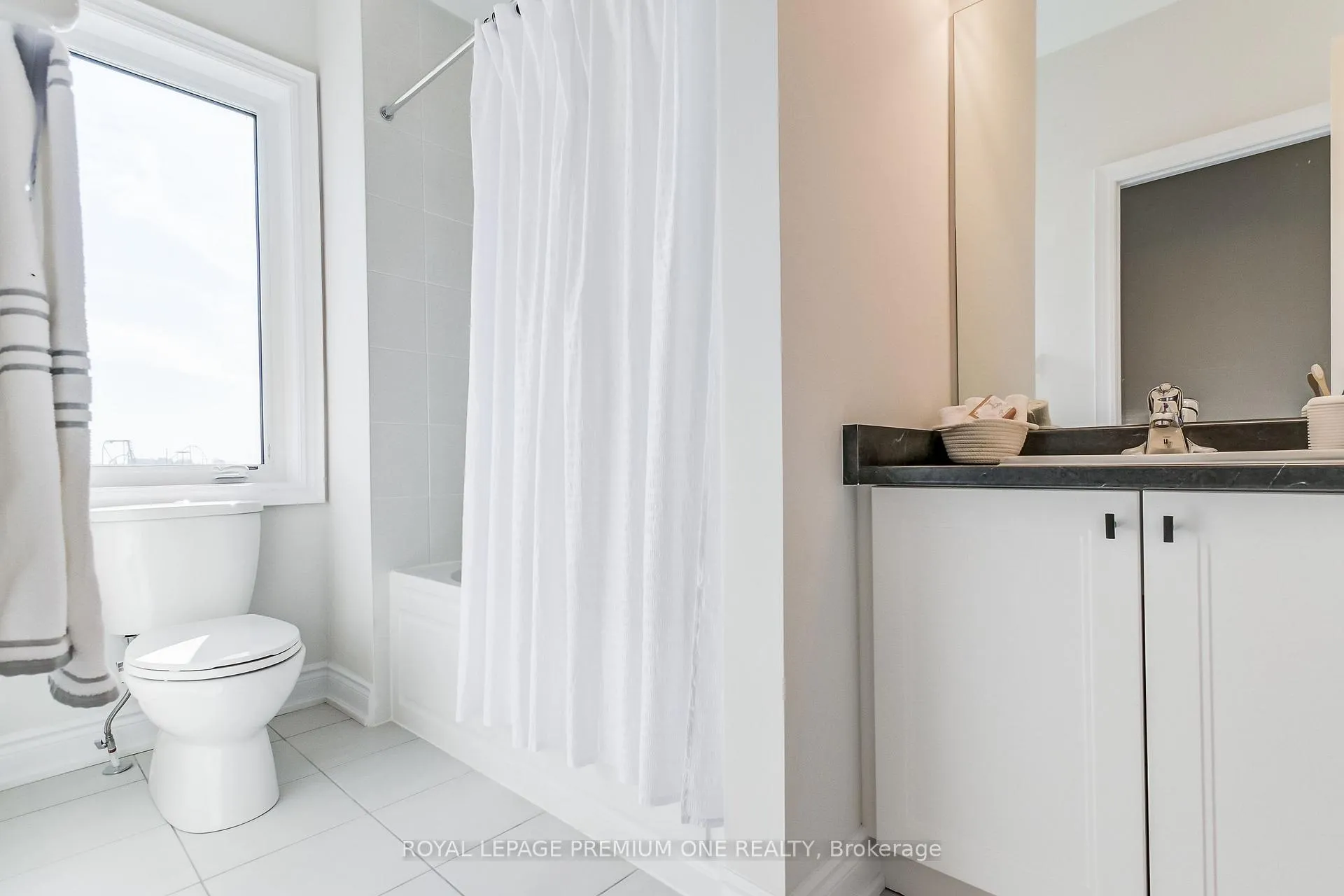 Photo 27 of 107 Tennant Circle, Vaughan, Vellore Village — HOMEH