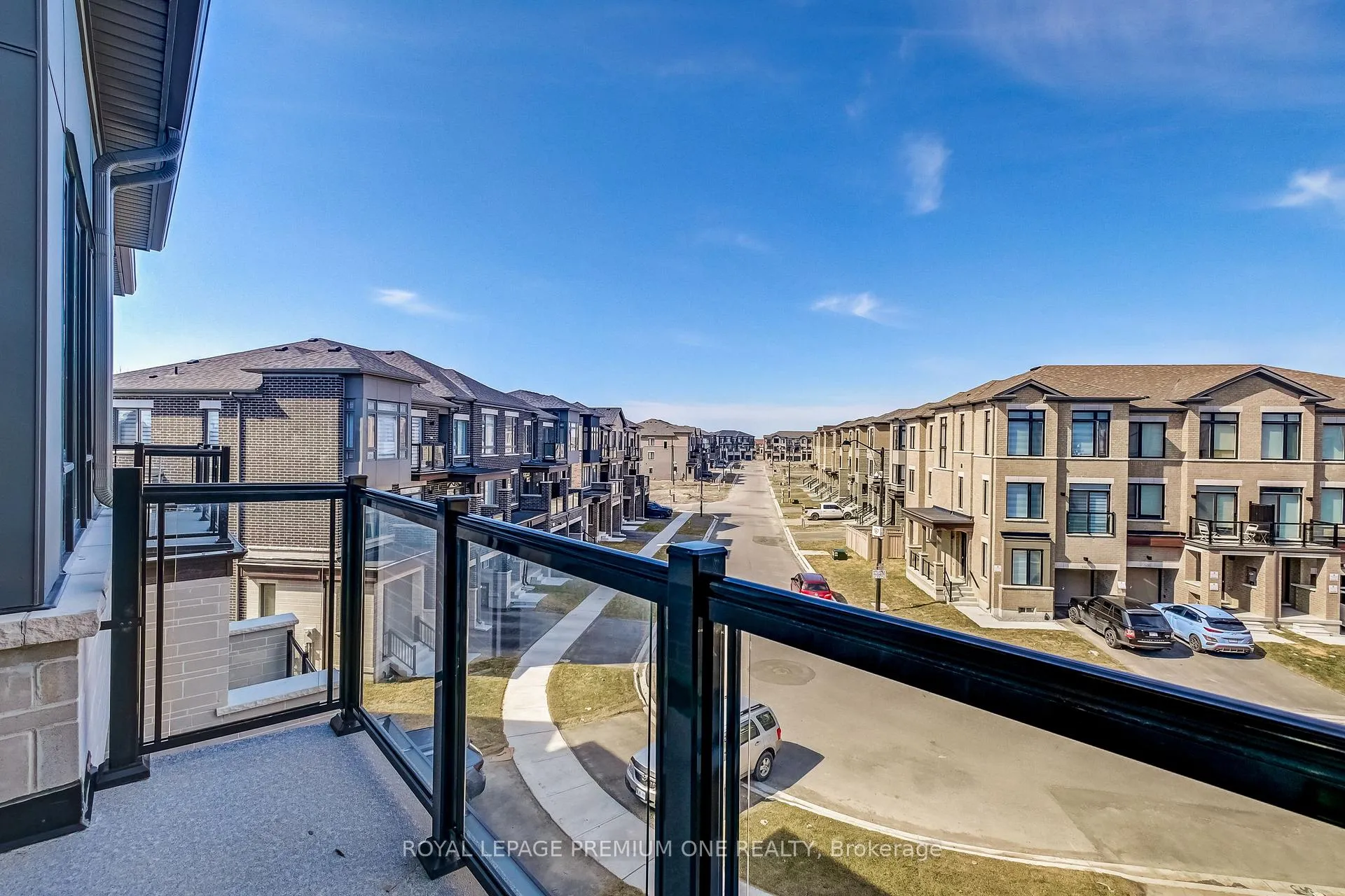 Photo 32 of 107 Tennant Circle, Vaughan, Vellore Village — HOMEH