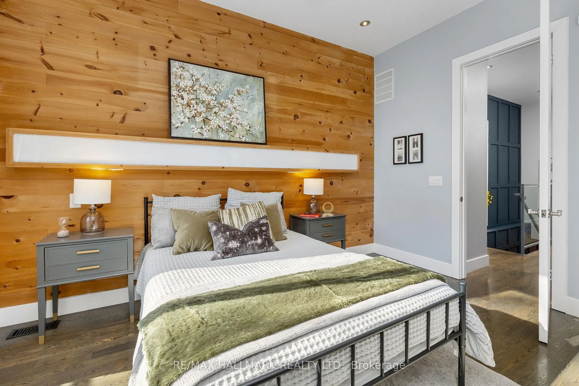 Photo 13 of 1549 Dundas Street E, Toronto, South Riverdale — HOMEH