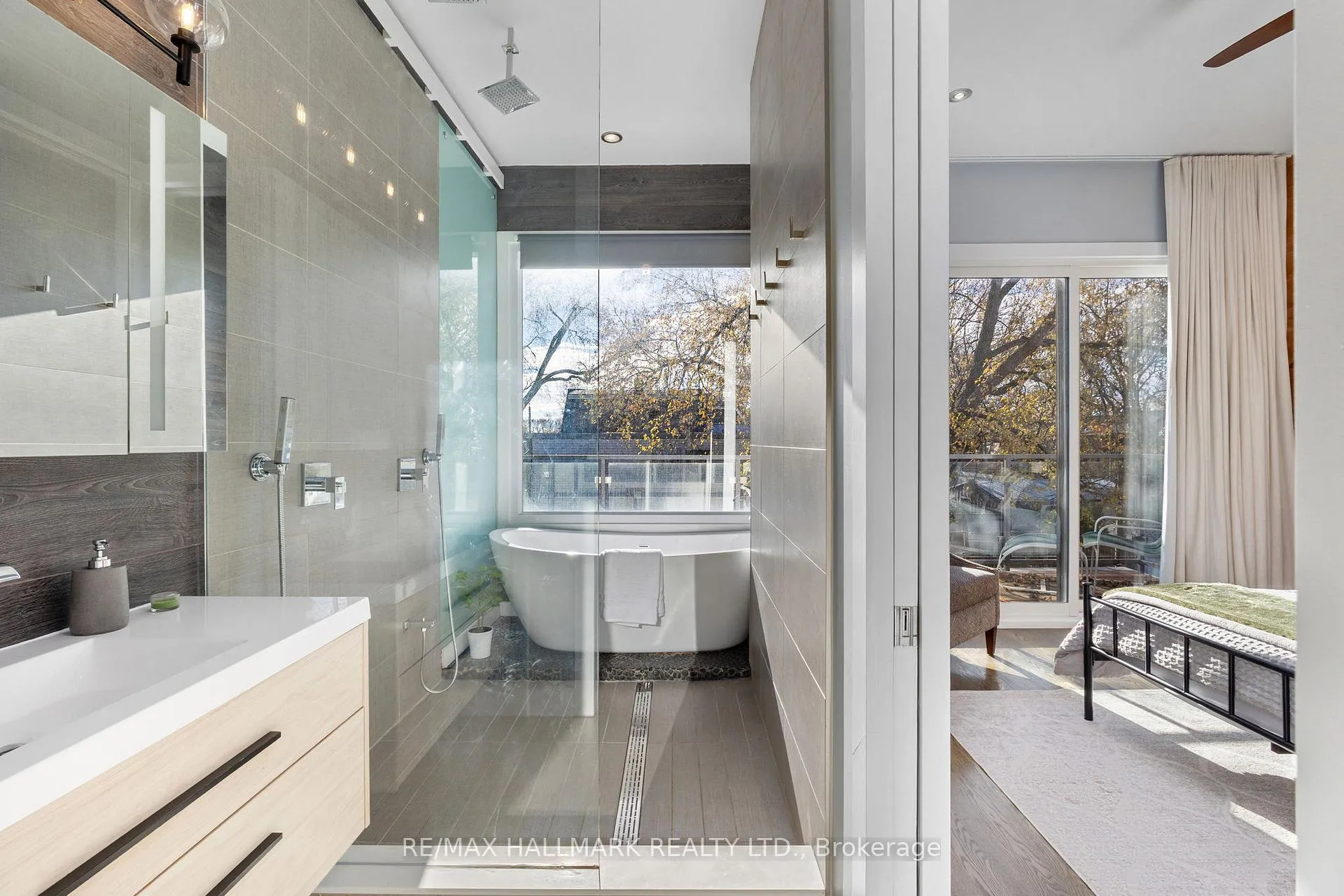 Photo 16 of 1549 Dundas Street E, Toronto, South Riverdale — HOMEH