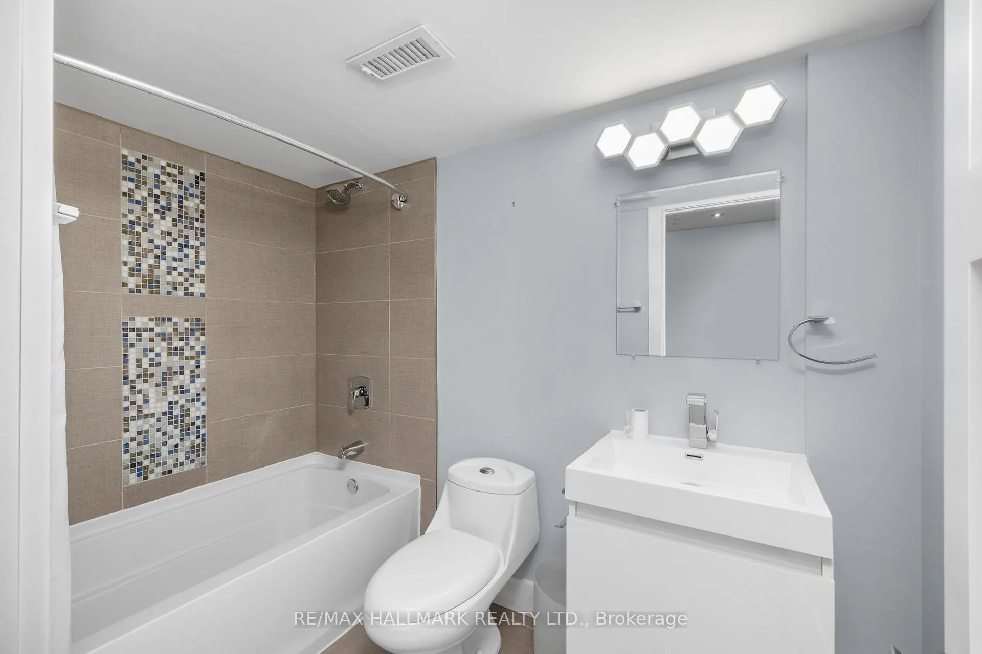 Photo 25 of 1549 Dundas Street E, Toronto, South Riverdale — HOMEH