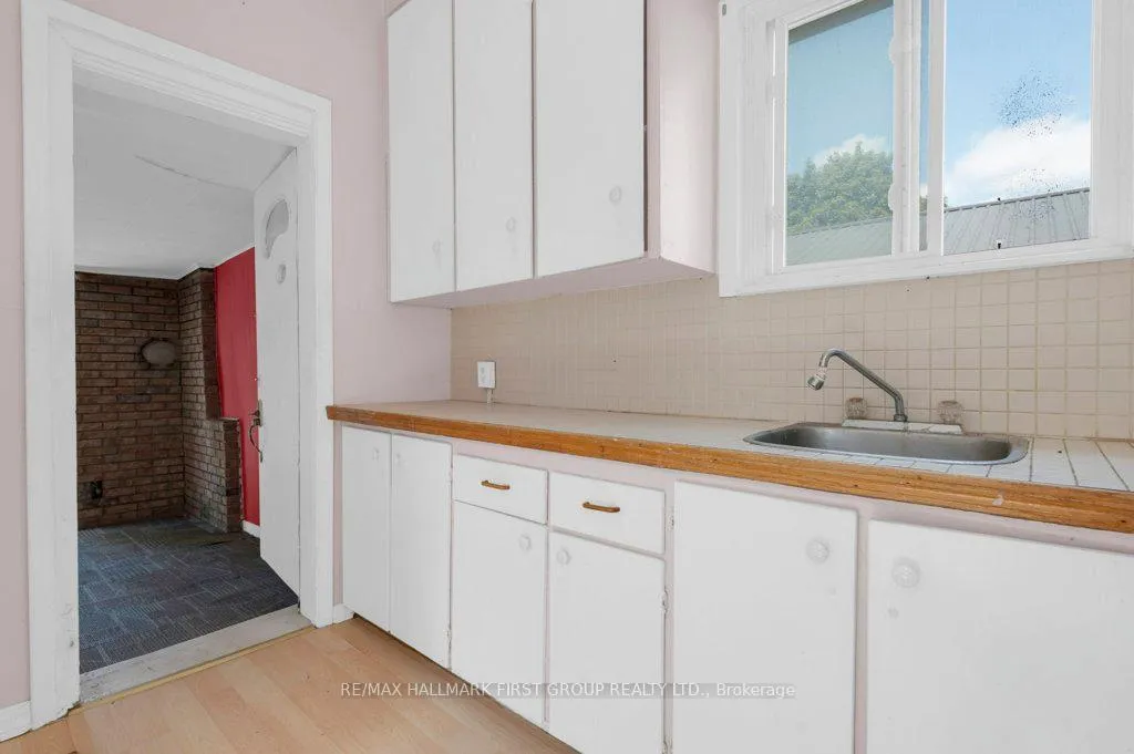 Photo 9 of 34 Hillside Street, Belleville, Belleville Ward — HOMEH
