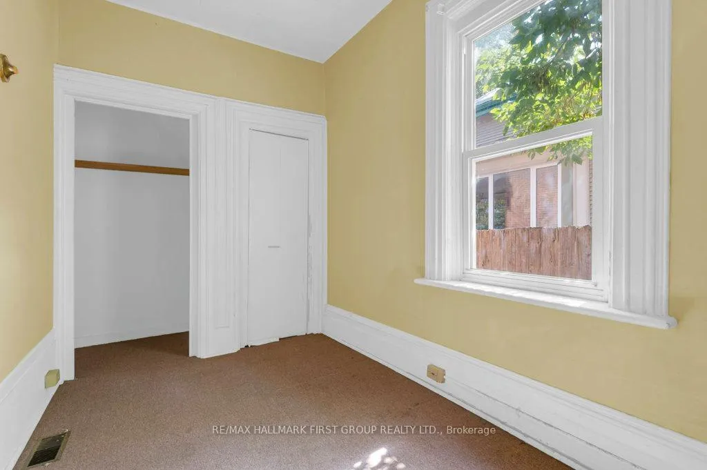 Photo 15 of 34 Hillside Street, Belleville, Belleville Ward — HOMEH
