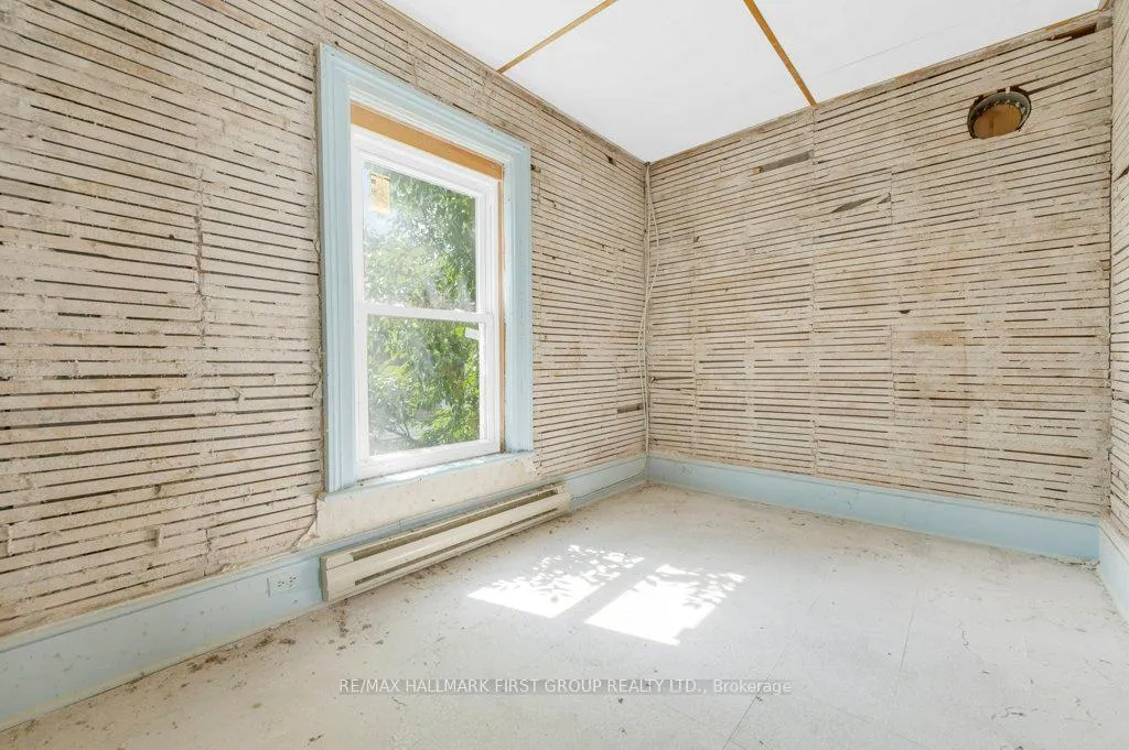 Photo 20 of 34 Hillside Street, Belleville, Belleville Ward — HOMEH
