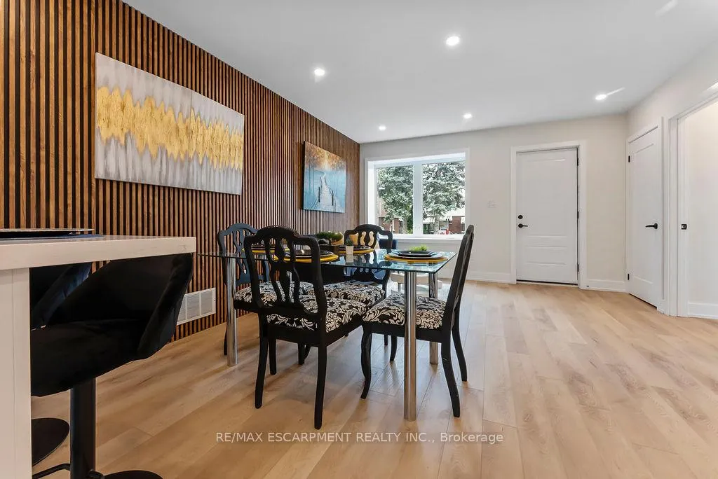 Photo 11 of 272 East 15th Street, Hamilton, Inch Park — HOMEH