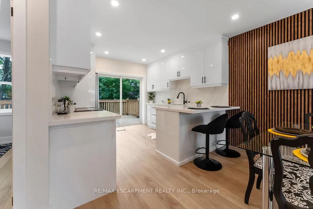 Photo 13 of 272 East 15th Street, Hamilton, Inch Park — HOMEH