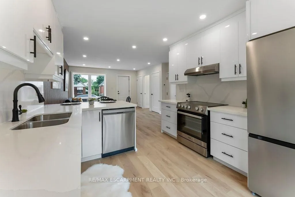 Photo 16 of 272 East 15th Street, Hamilton, Inch Park — HOMEH