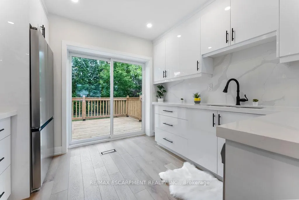 Photo 17 of 272 East 15th Street, Hamilton, Inch Park — HOMEH