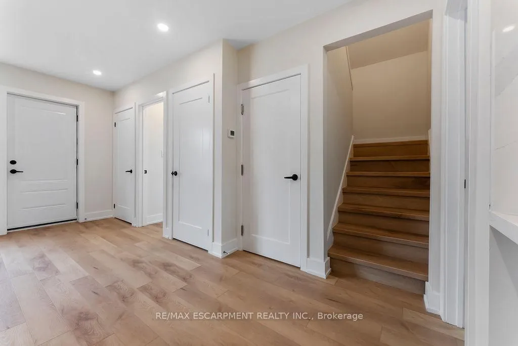 Photo 18 of 272 East 15th Street, Hamilton, Inch Park — HOMEH