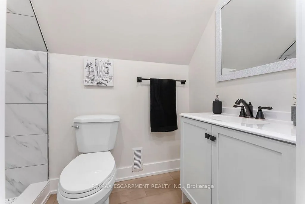 Photo 25 of 272 East 15th Street, Hamilton, Inch Park — HOMEH