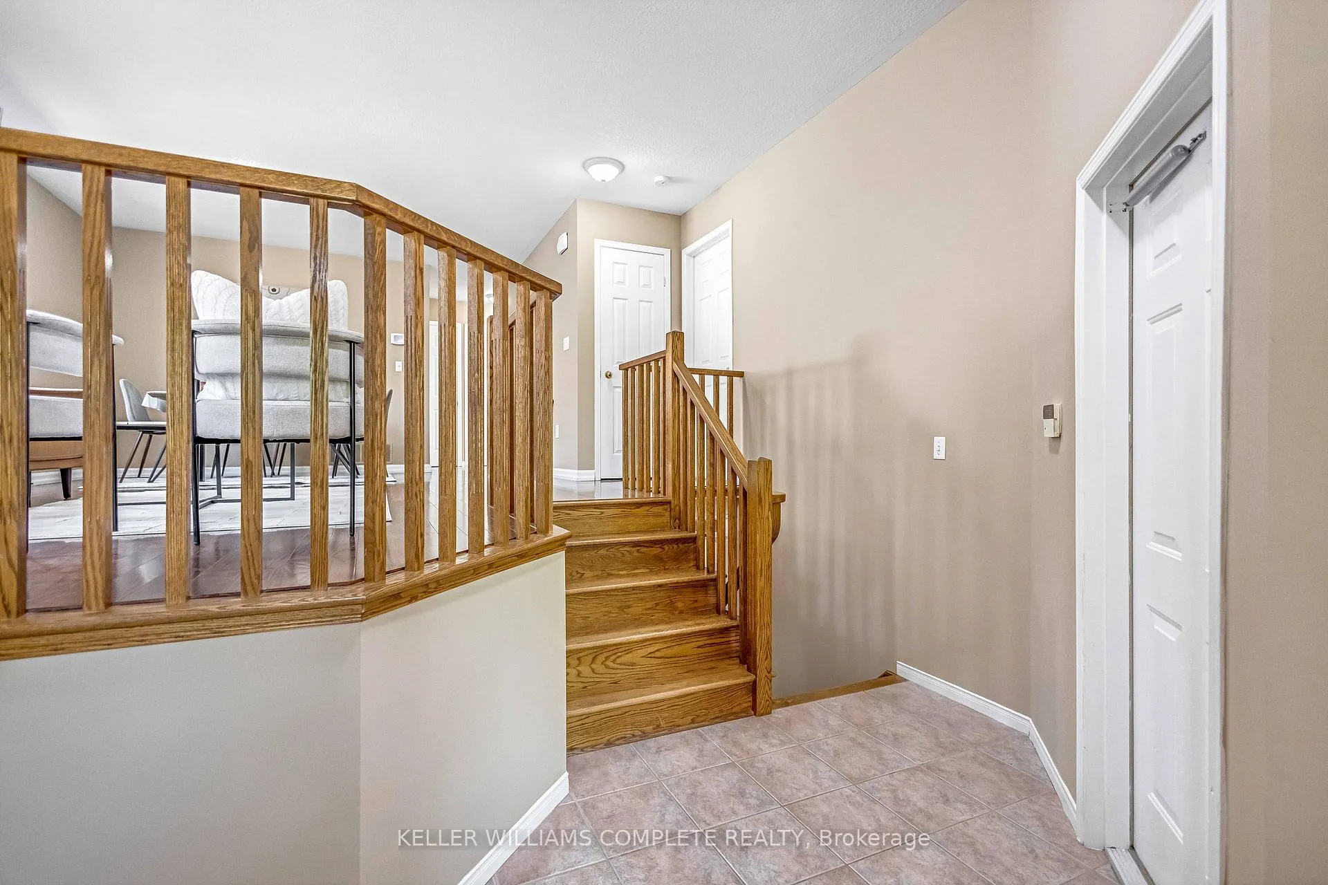 Photo 6 of 57 Hepburn Crescent, Hamilton, Mountview — HOMEH