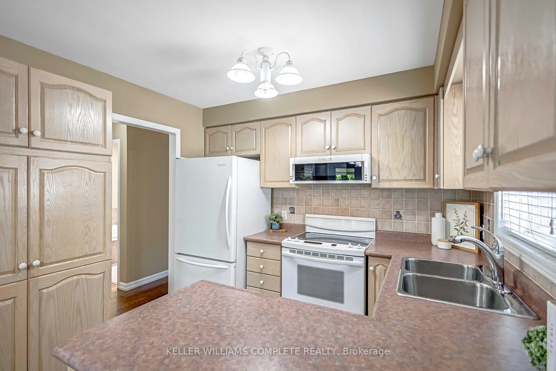 Photo 13 of 57 Hepburn Crescent, Hamilton, Mountview — HOMEH
