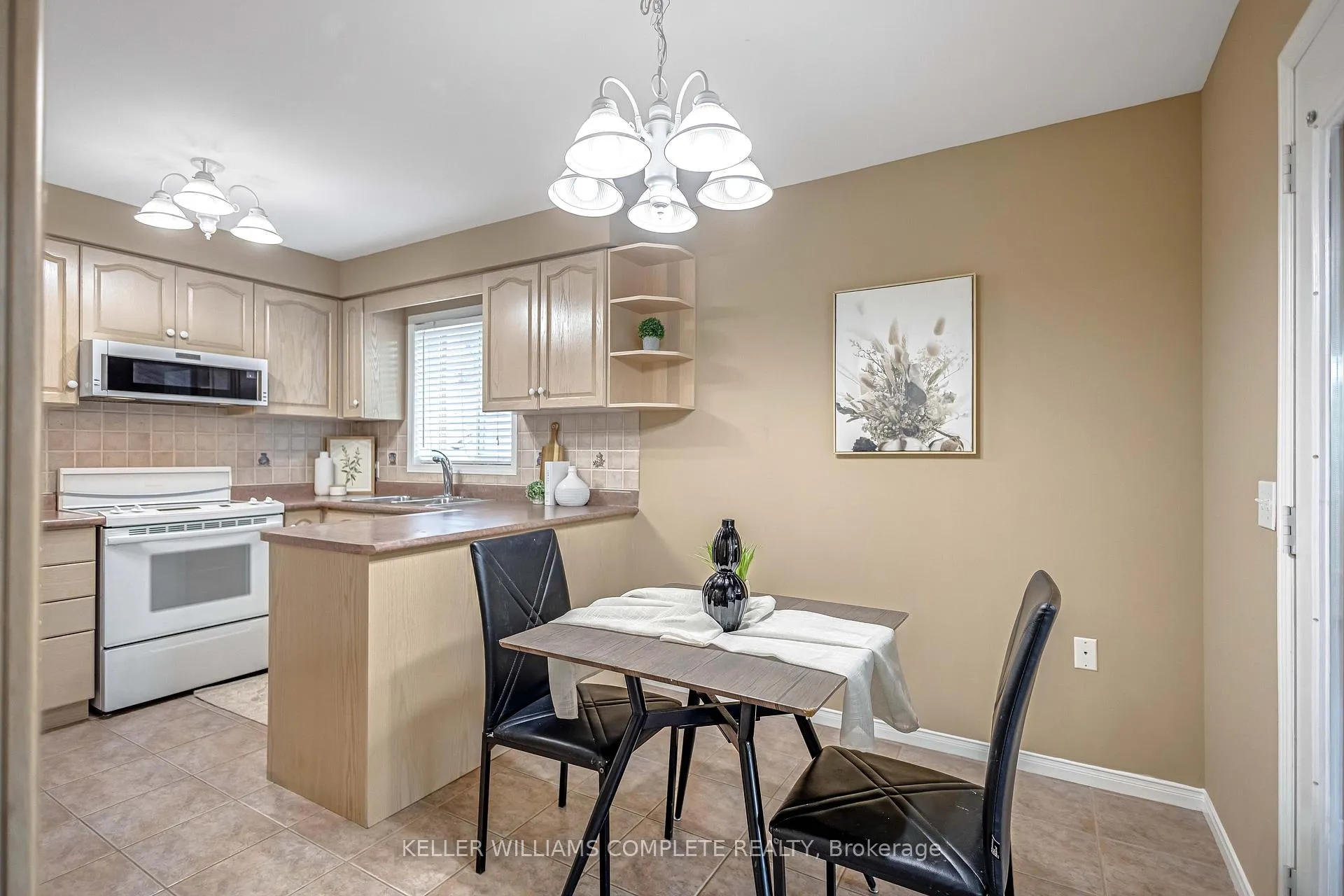 Photo 15 of 57 Hepburn Crescent, Hamilton, Mountview — HOMEH